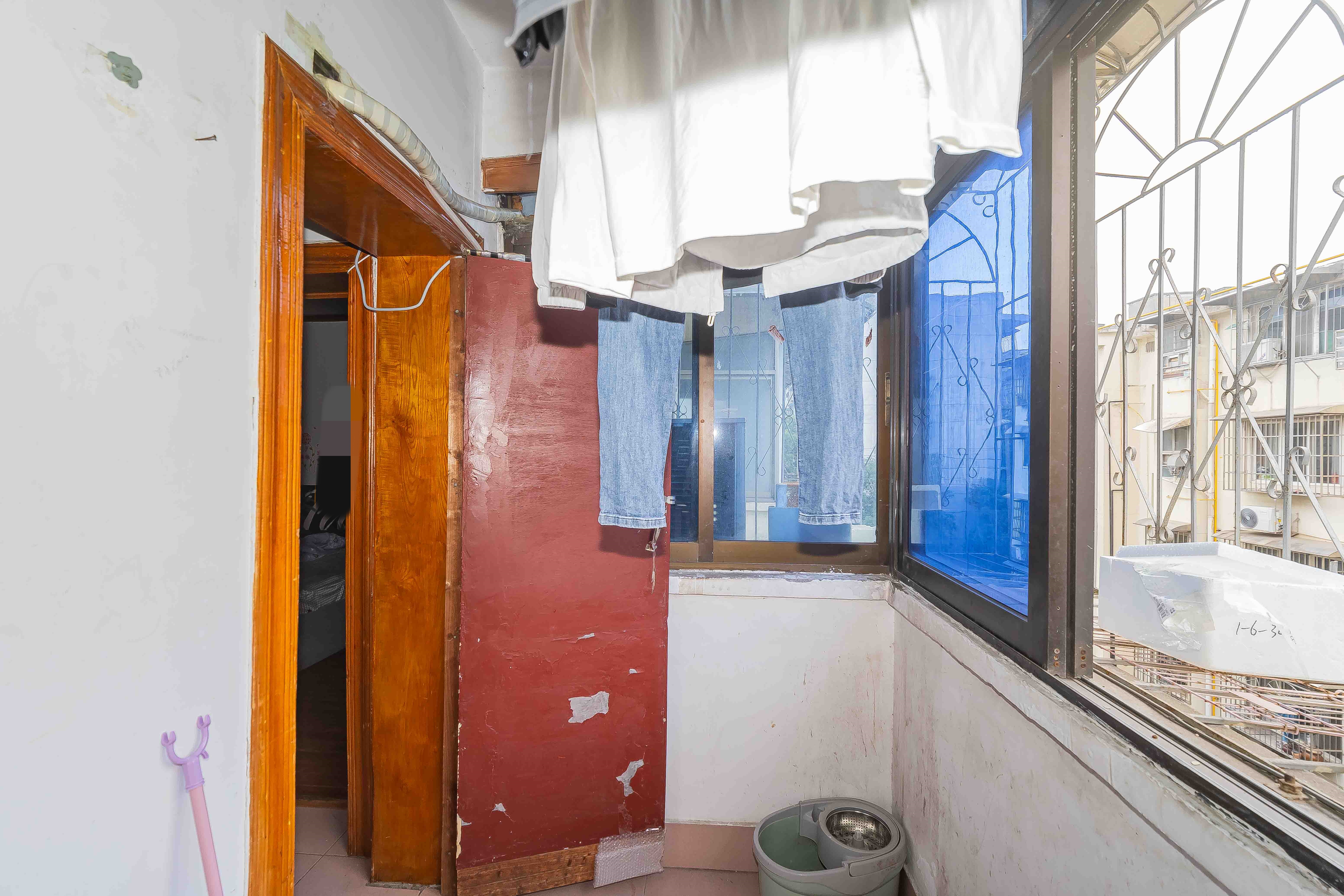 解放四村石子冲 1室1厅1卫 18.5万 解放四村石子冲 1室1厅1卫 18.5万阳台