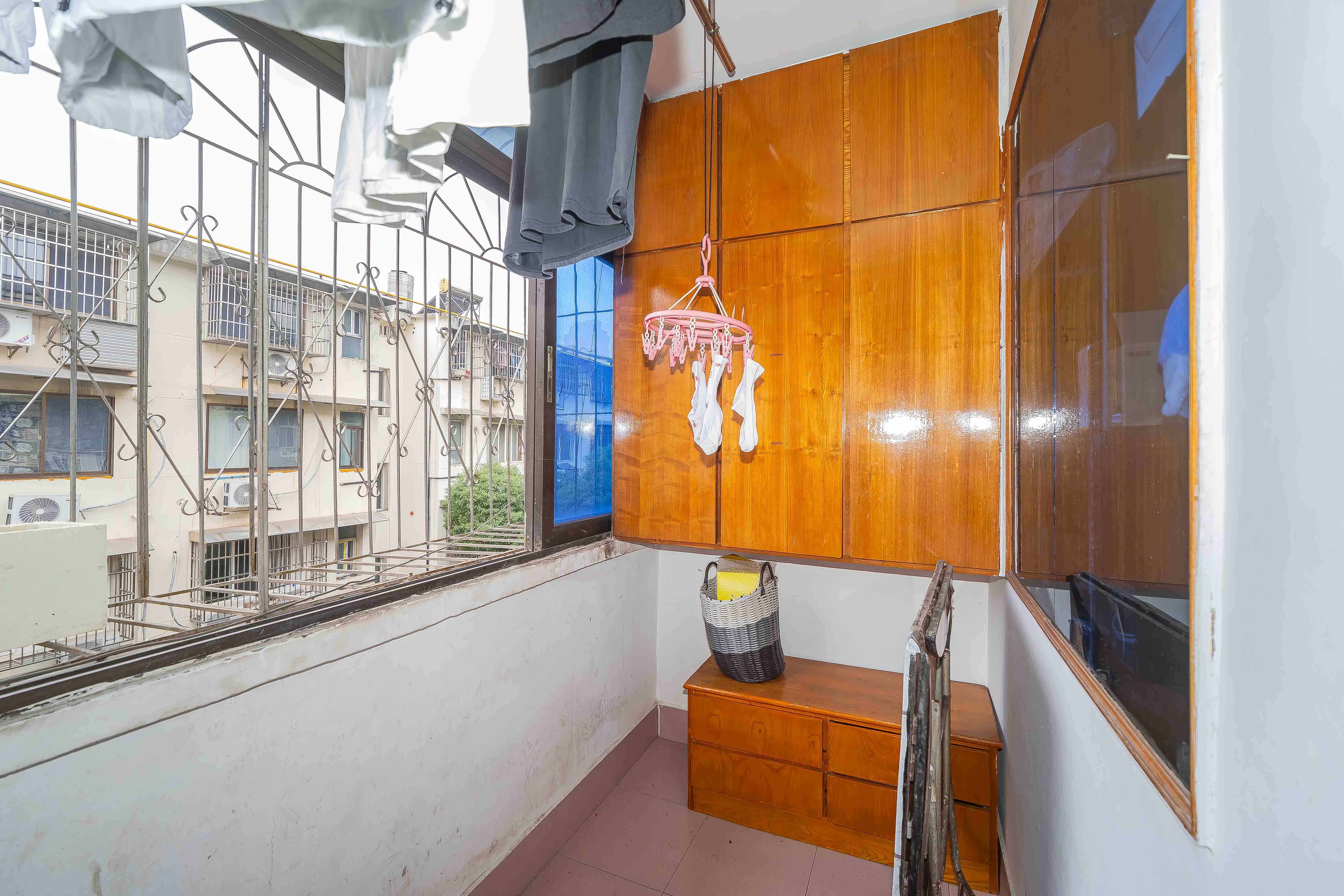 解放四村石子冲 1室1厅1卫 18.5万 解放四村石子冲 1室1厅1卫 18.5万阳台