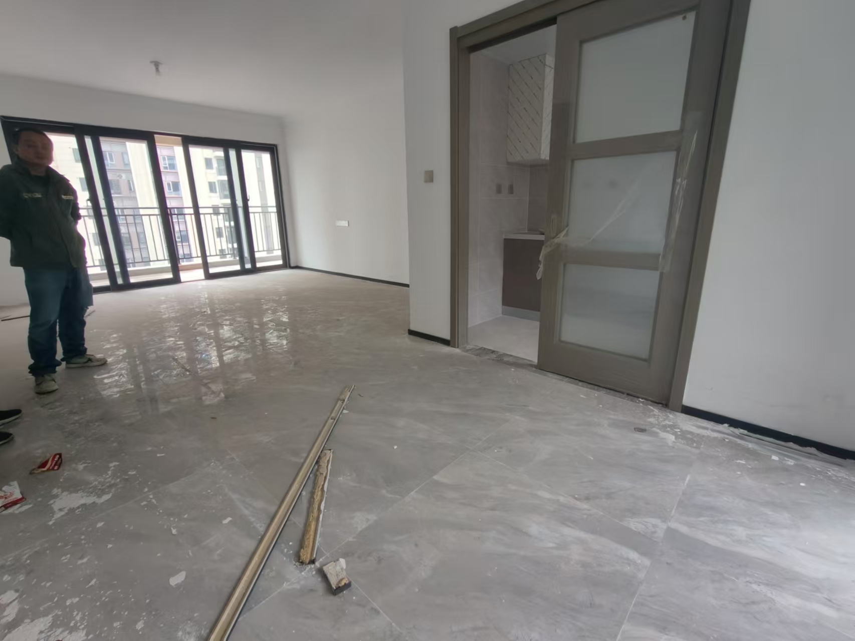 碧桂园华府(碧桂园五期)  3室2厅2卫    1400.0元/月 碧桂园华府(碧桂园五期)  3室2厅2卫    1400.0元/月室内图