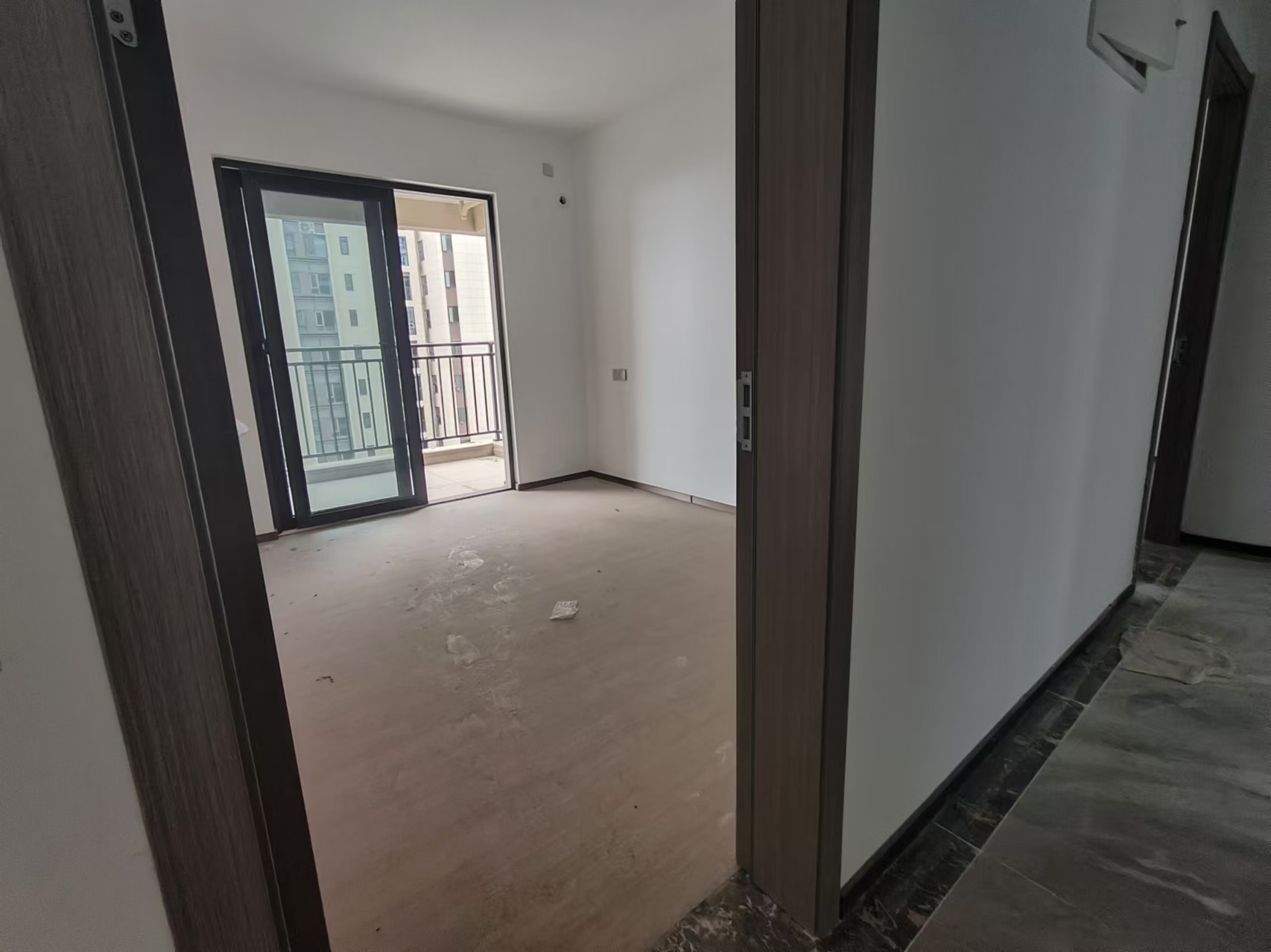 碧桂园华府(碧桂园五期)  3室2厅2卫    1400.0元/月 碧桂园华府(碧桂园五期)  3室2厅2卫    1400.0元/月室内图