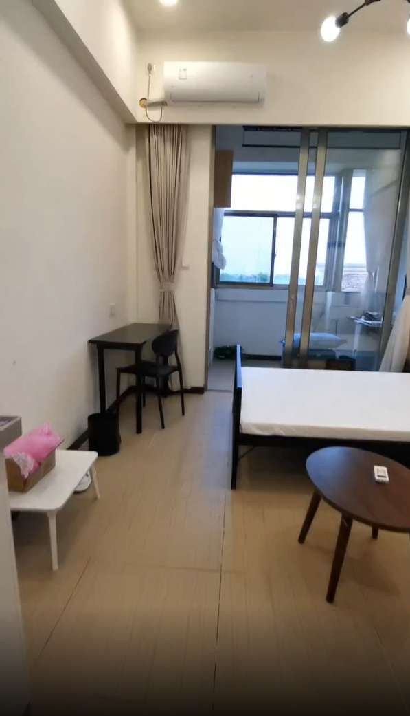 碧桂园威尼斯城  1室1厅1卫    1200.0元/月 碧桂园威尼斯城  1室1厅1卫    1200.0元/月