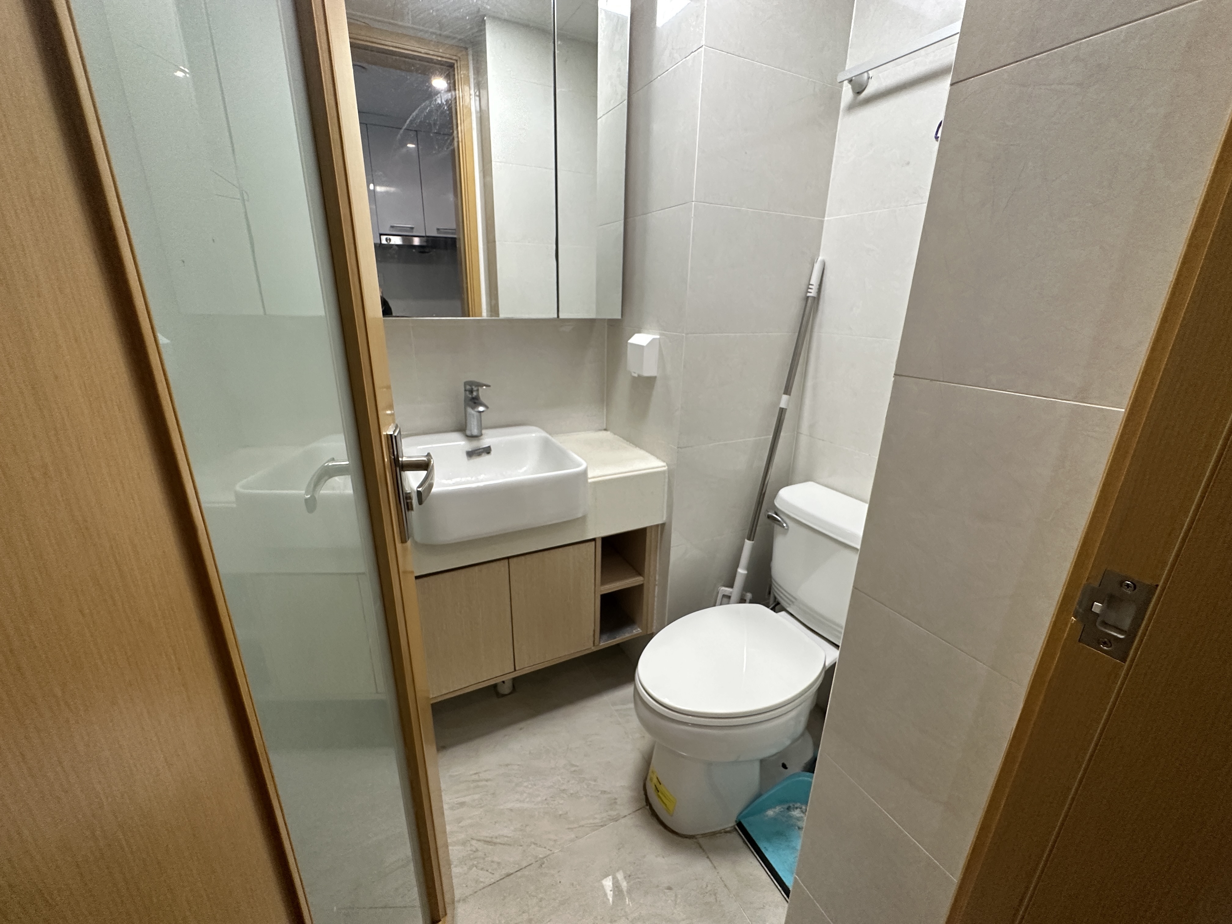 中海国际二期 1室1厅1卫 1200.0元/月 中海国际二期 1室1厅1卫 1200.0元/月室内图