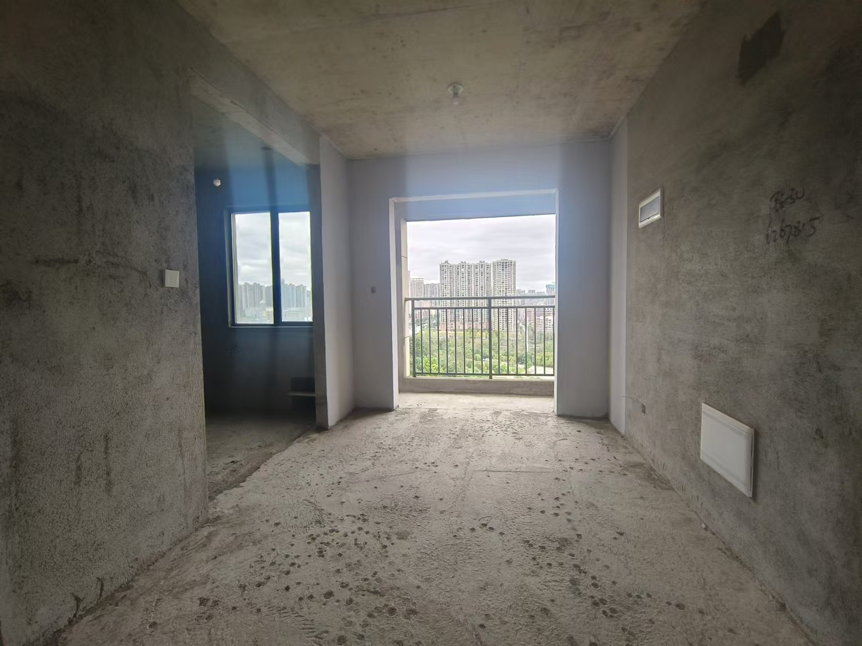 大汉龙城  4室2厅2卫    108.0万 大汉龙城  4室2厅2卫    108.0万室内图