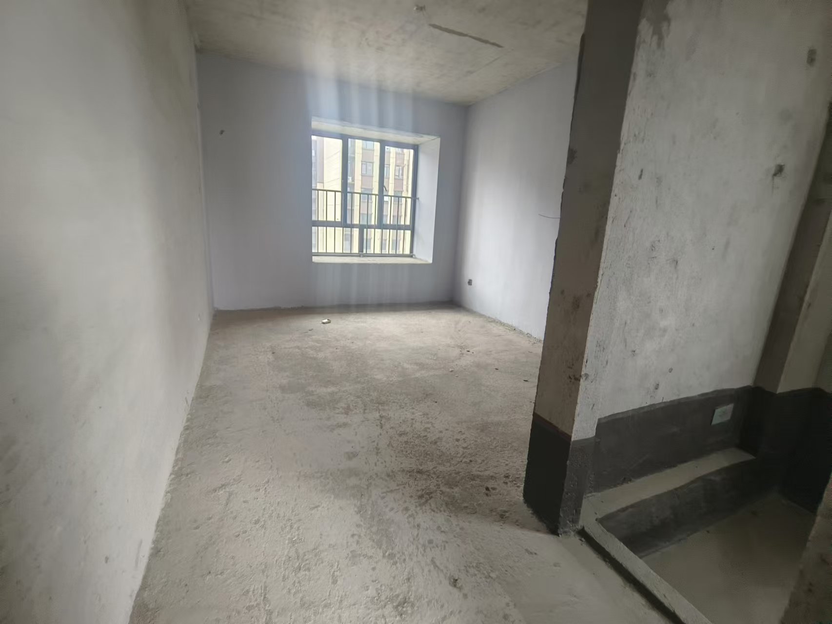 大汉龙城  4室2厅2卫    108.0万 大汉龙城  4室2厅2卫    108.0万室内图