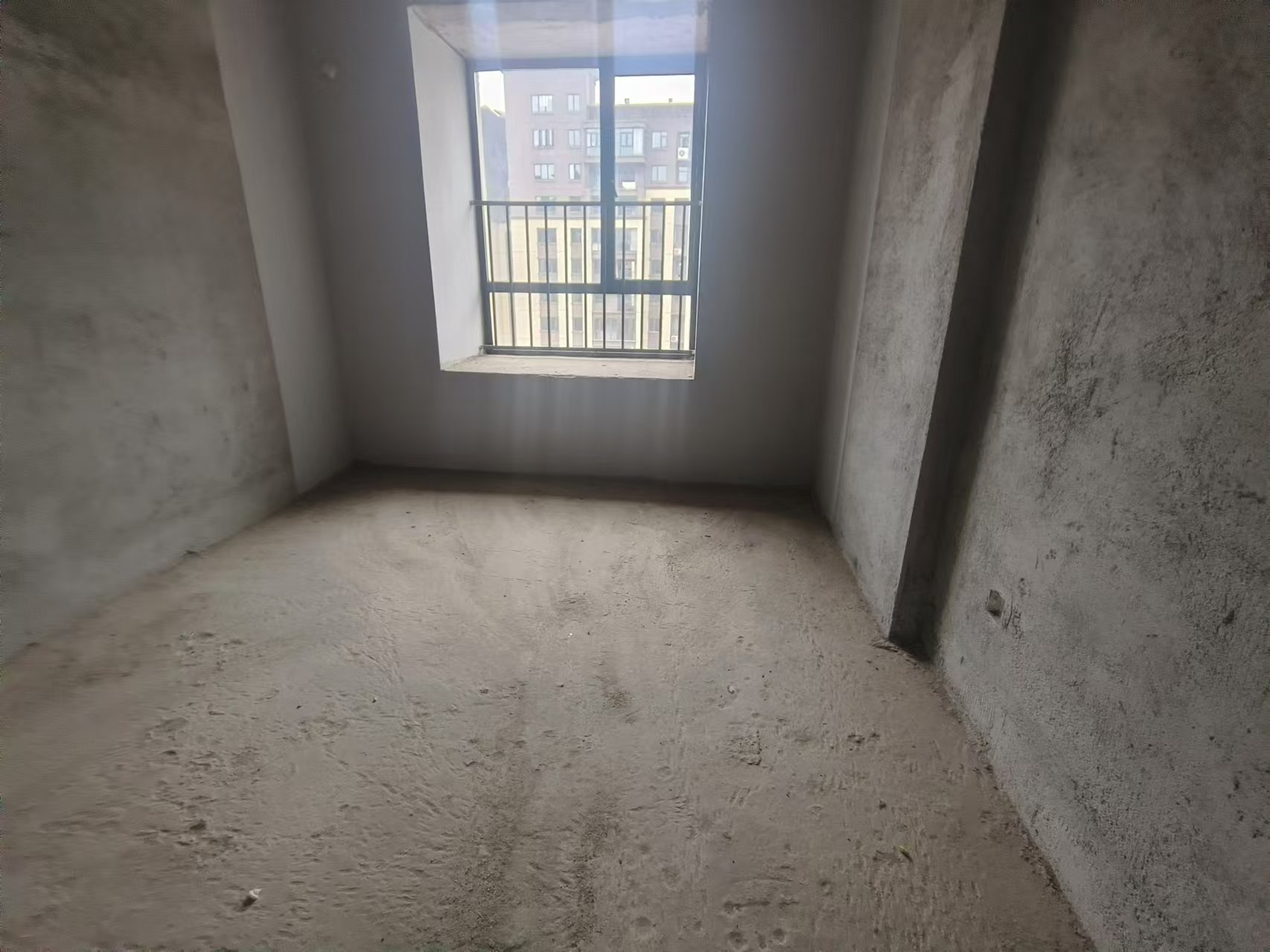 大汉龙城  4室2厅2卫    108.0万 大汉龙城  4室2厅2卫    108.0万室内图