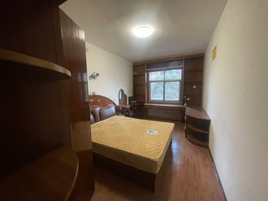 八一橡胶厂(长青中街) 3室2厅2卫 900.0元/月 八一橡胶厂(长青中街) 3室2厅2卫 900.0元/月室内图