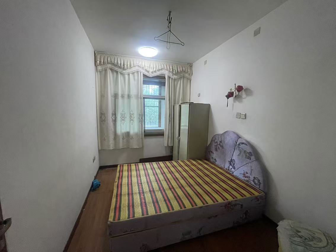 八一橡胶厂(长青中街) 3室2厅2卫 900.0元/月 八一橡胶厂(长青中街) 3室2厅2卫 900.0元/月室内图