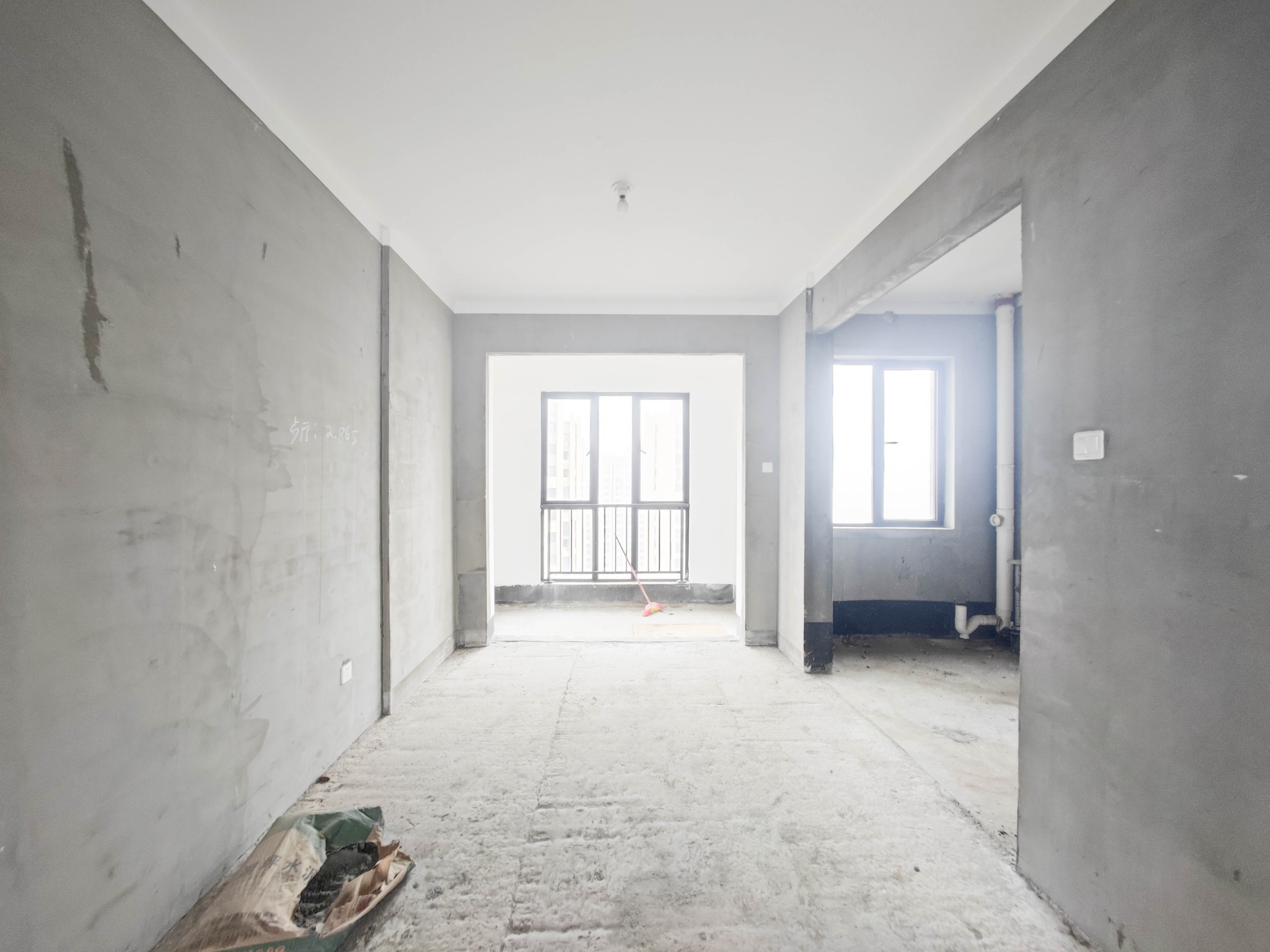 长房半岛蓝湾(观山月) 4室2厅2卫 104.0万 长房半岛蓝湾(观山月) 4室2厅2卫 104.0万其他