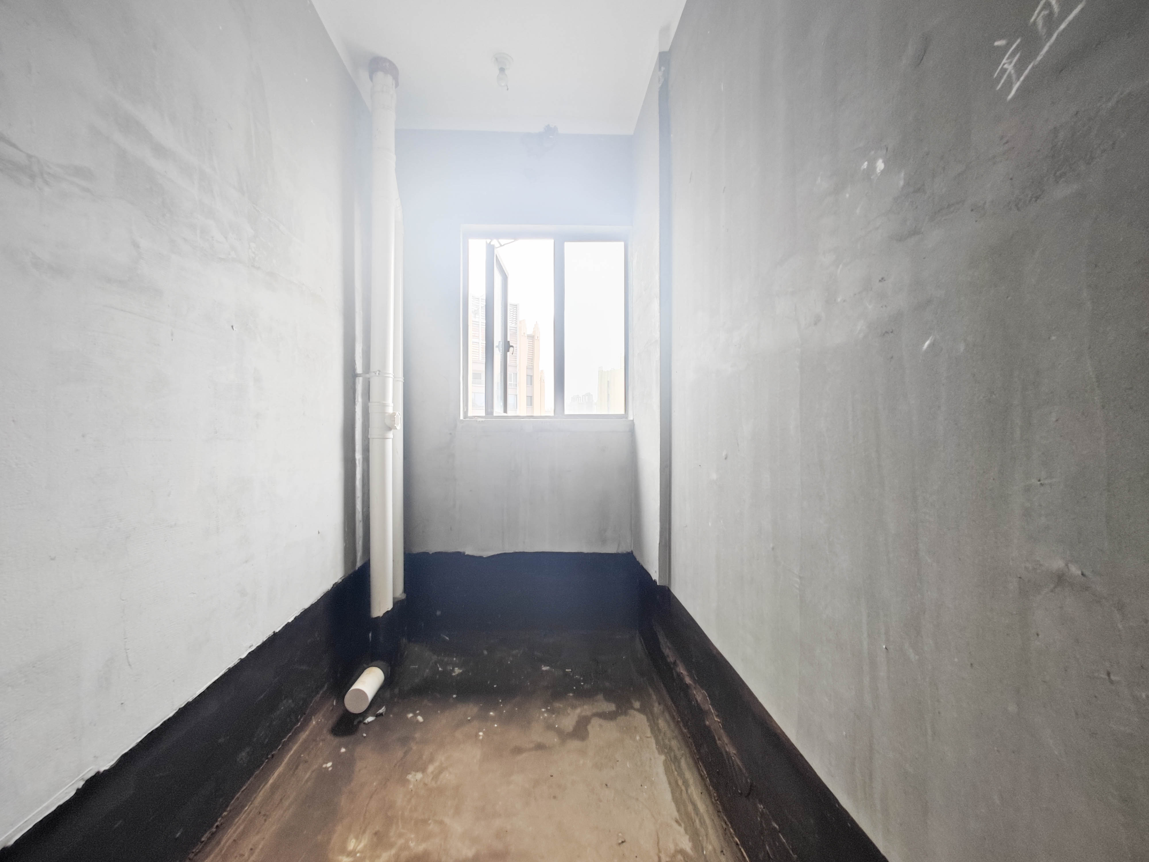 长房半岛蓝湾（观山月）  4室2厅2卫    104.0万卫生间