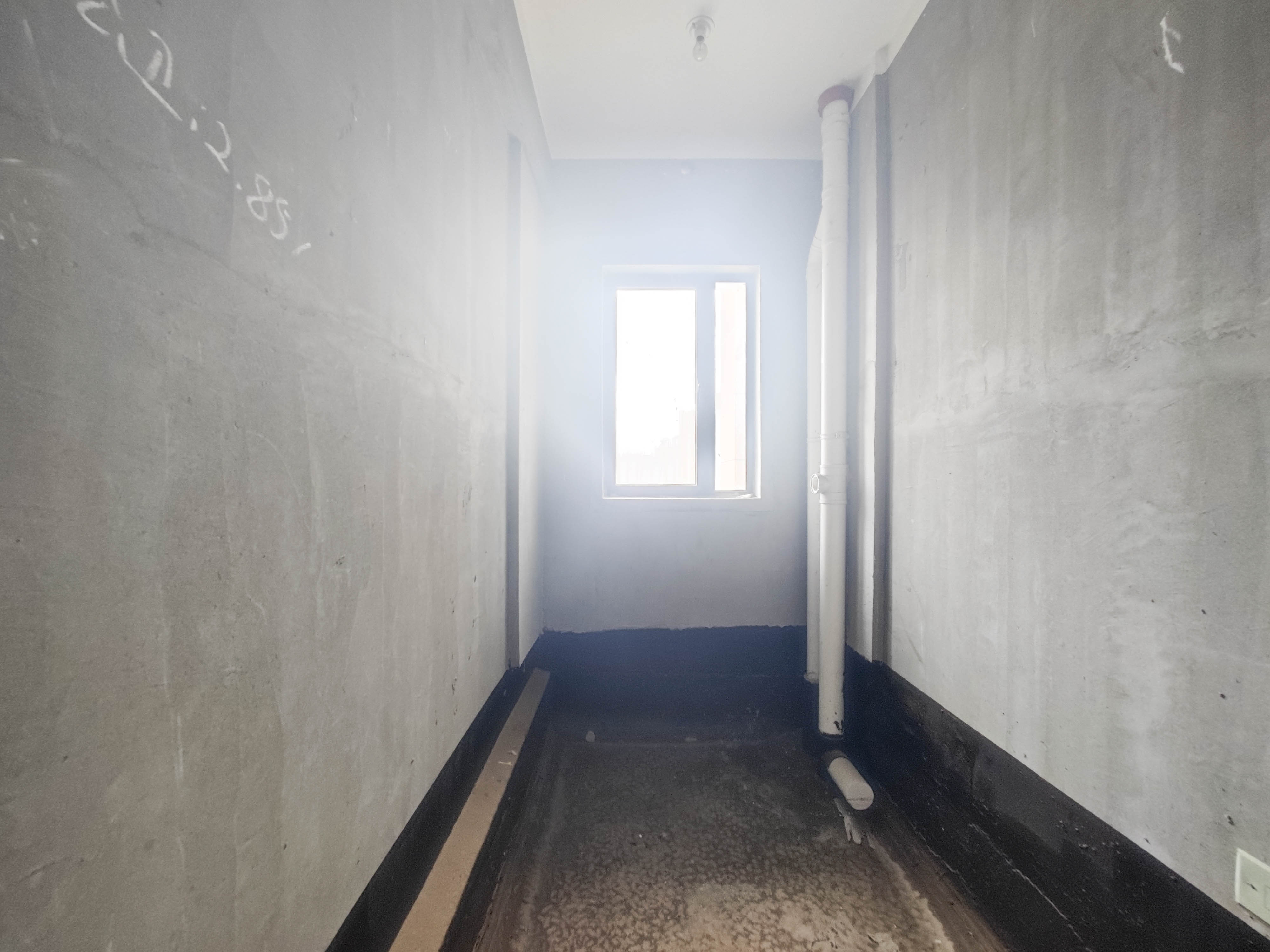 长房半岛蓝湾（观山月）  4室2厅2卫    104.0万卫生间