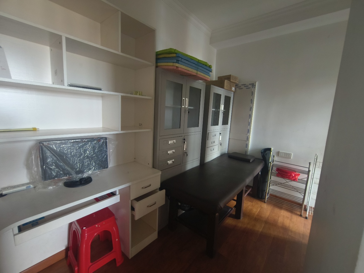 金山俪园 3室2厅2卫 2000.0元/月 金山俪园 3室2厅2卫 2000.0元/月室内图