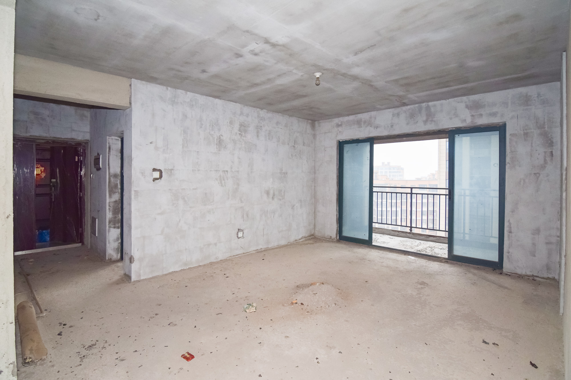 丽景华庭 3室2厅2卫 82.0万 丽景华庭 3室2厅2卫 82.0万客厅