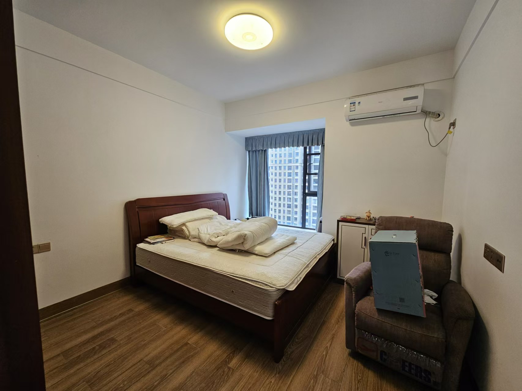 栗雨香堤  4室2厅2卫    2300.0元/月 栗雨香堤  4室2厅2卫    2300.0元/月室内图