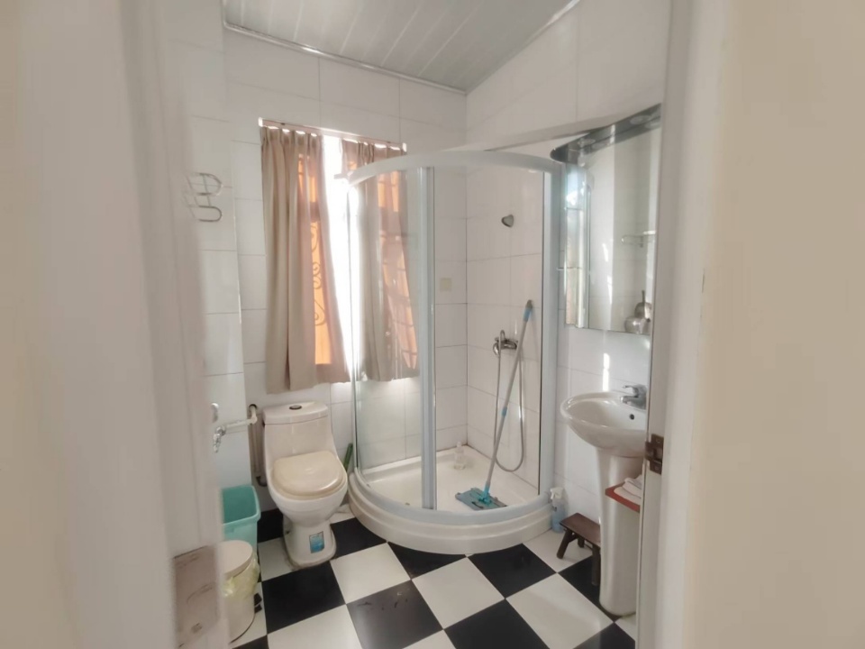 源园新村 8室2厅3卫 168.0万 源园新村 8室2厅3卫 168.0万室内图