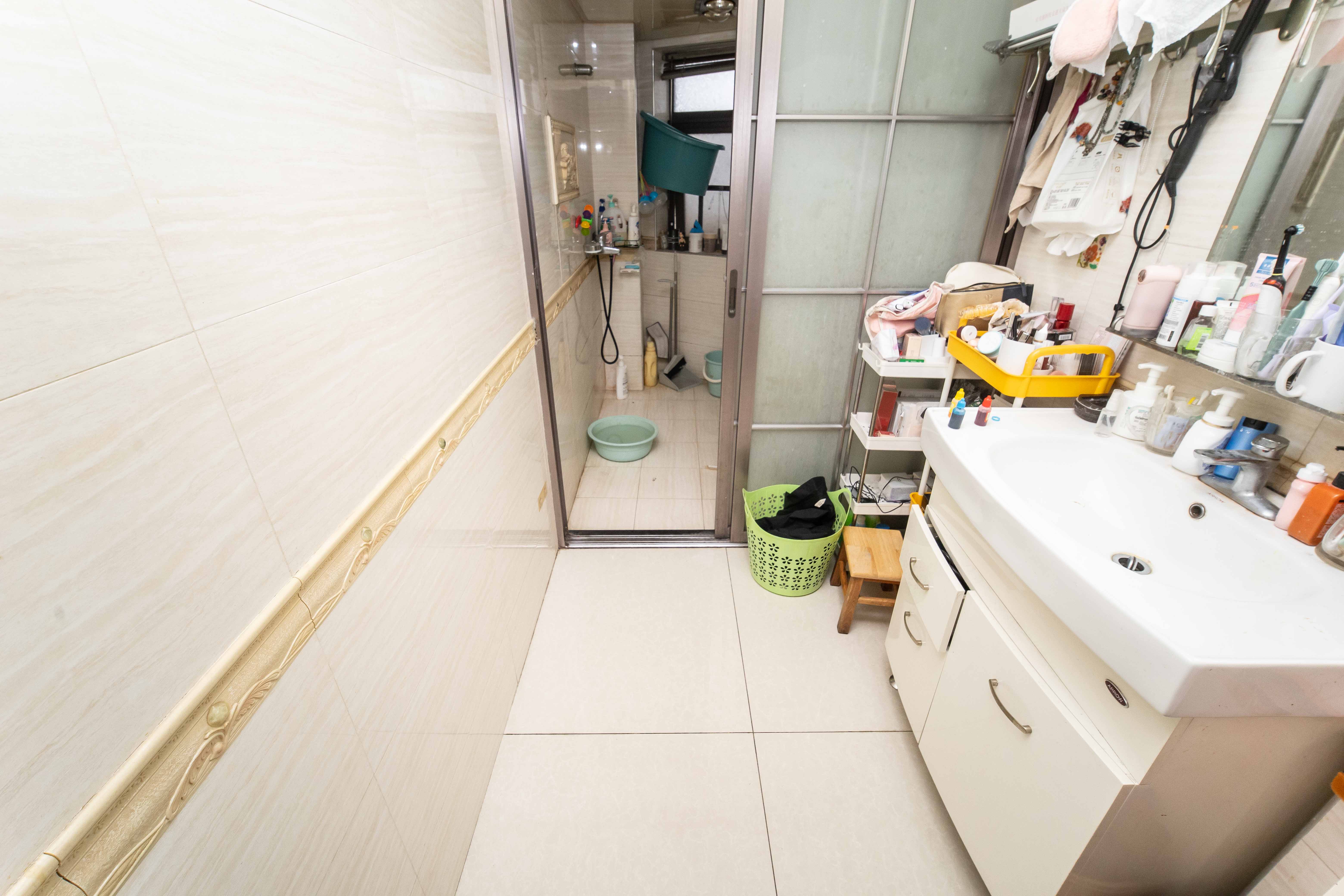 上东辛顿公寓  3室2厅2卫   119.80万卫生间