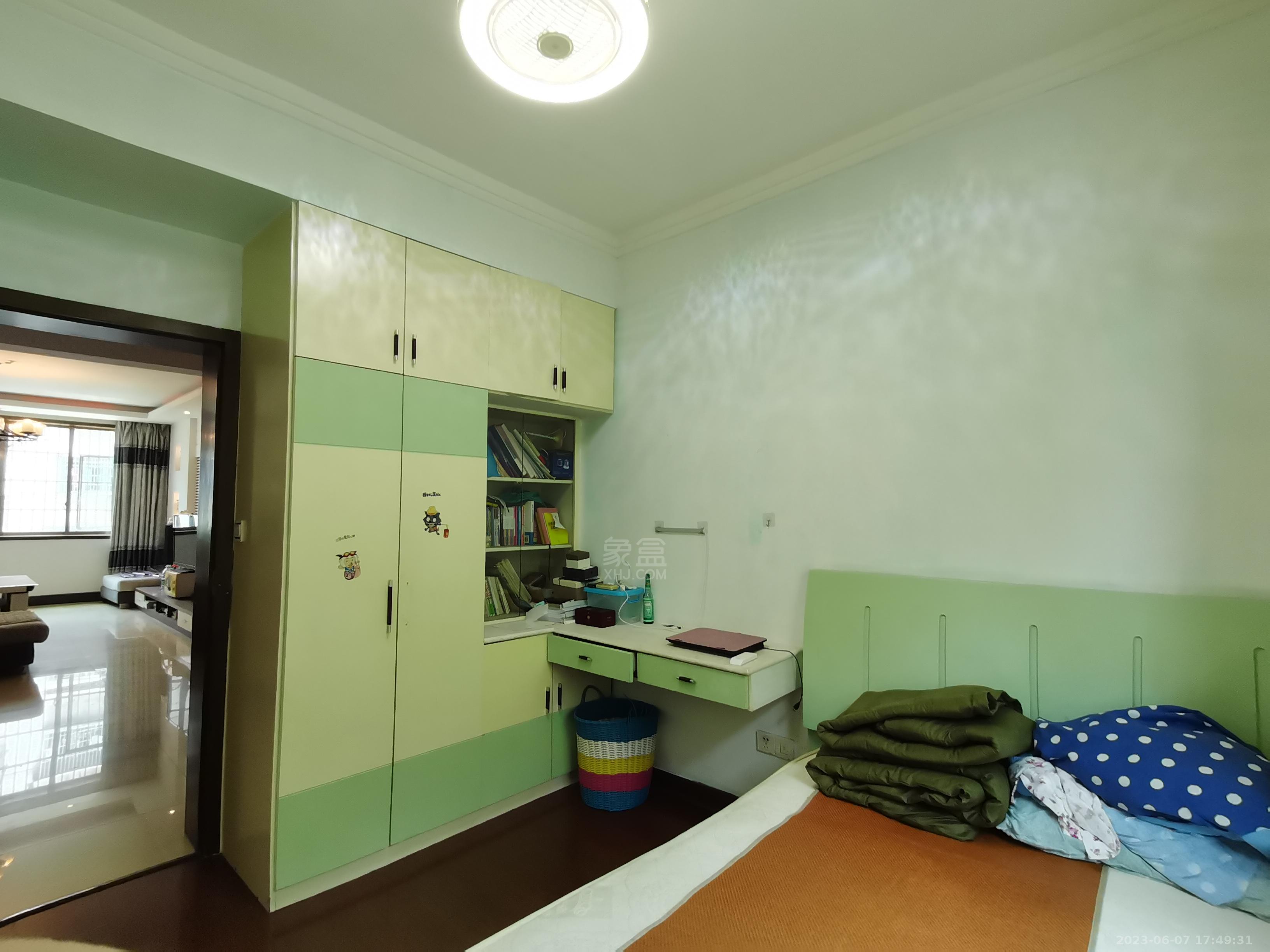 益民小区 4室2厅2卫 1300.0元/月 益民小区 4室2厅2卫 1300.0元/月室内图