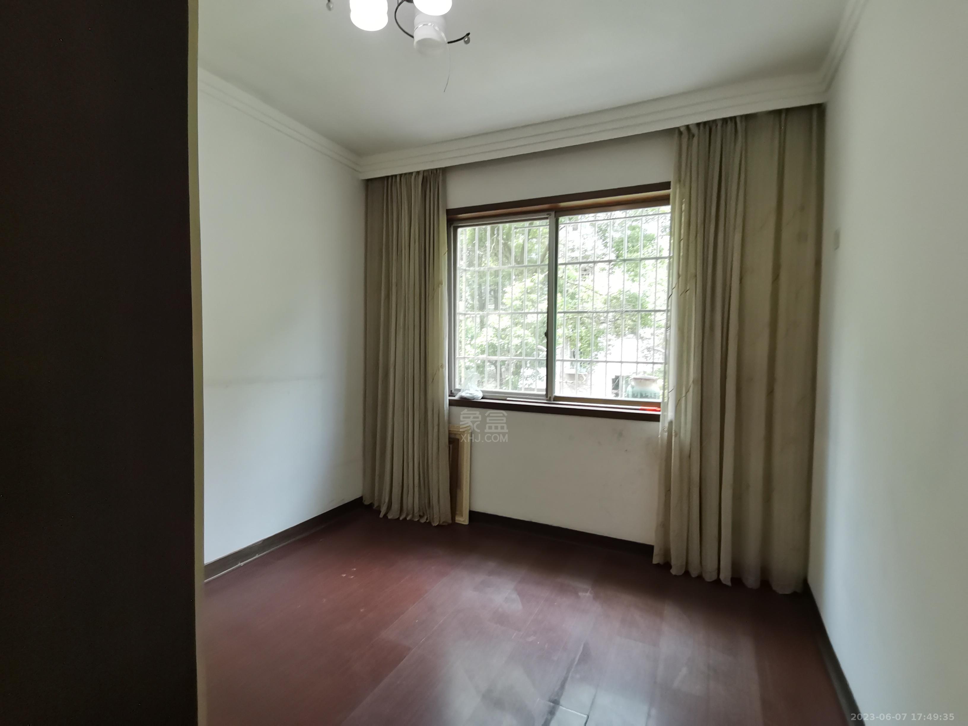 益民小区 4室2厅2卫 1300.0元/月 益民小区 4室2厅2卫 1300.0元/月室内图