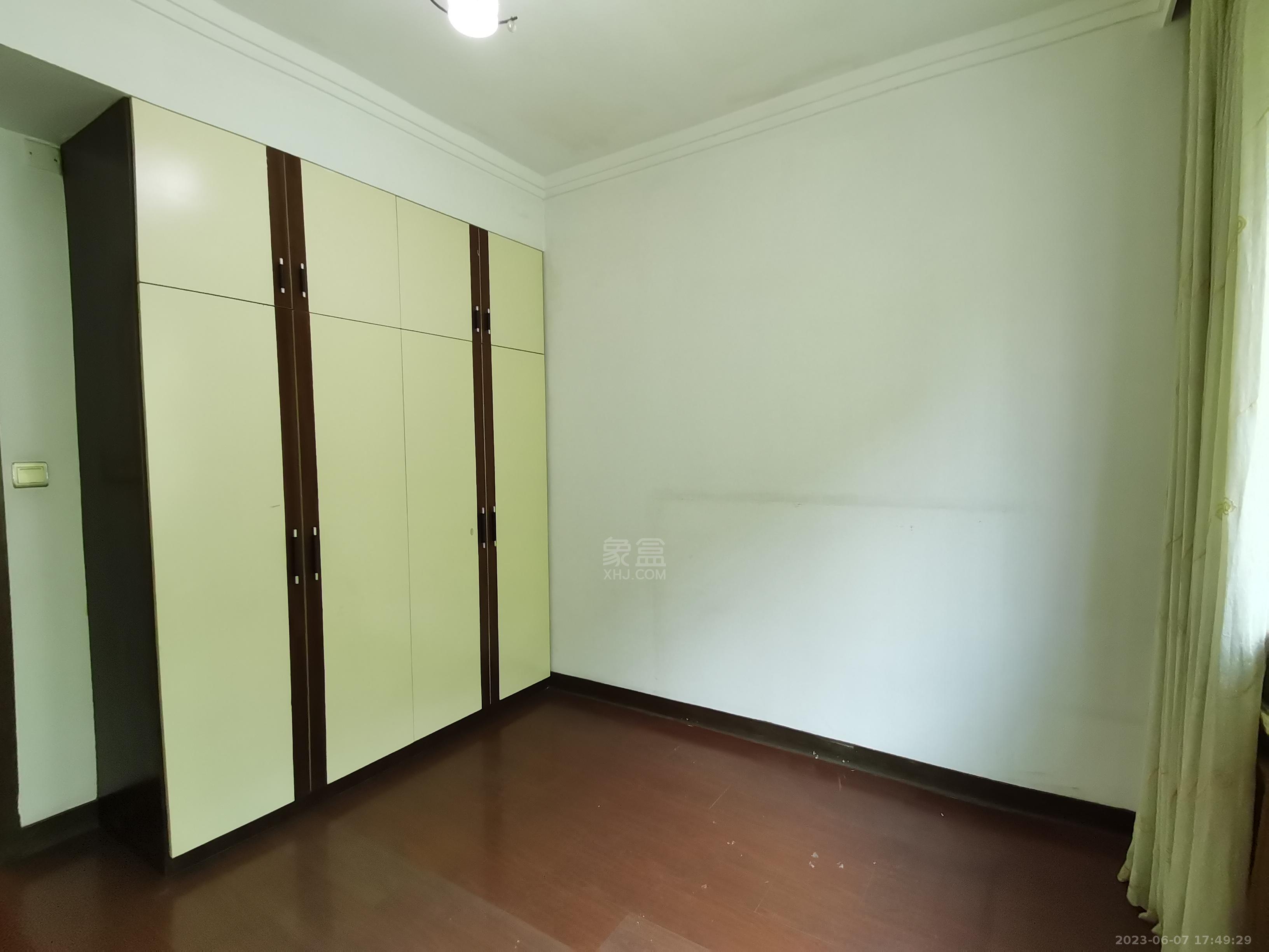 益民小区 4室2厅2卫 1300.0元/月 益民小区 4室2厅2卫 1300.0元/月室内图