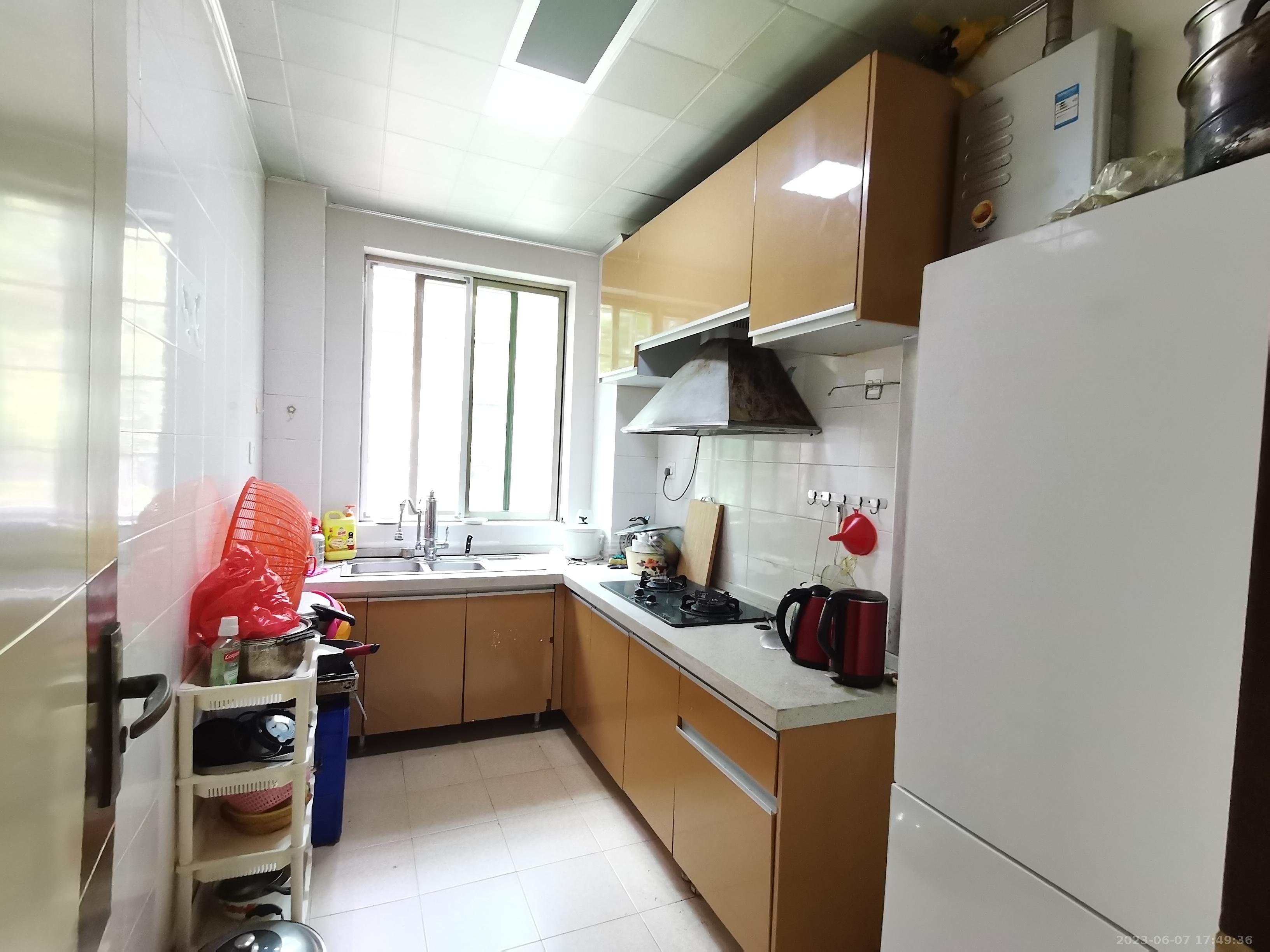 益民小区 4室2厅2卫 1300.0元/月 益民小区 4室2厅2卫 1300.0元/月室内图