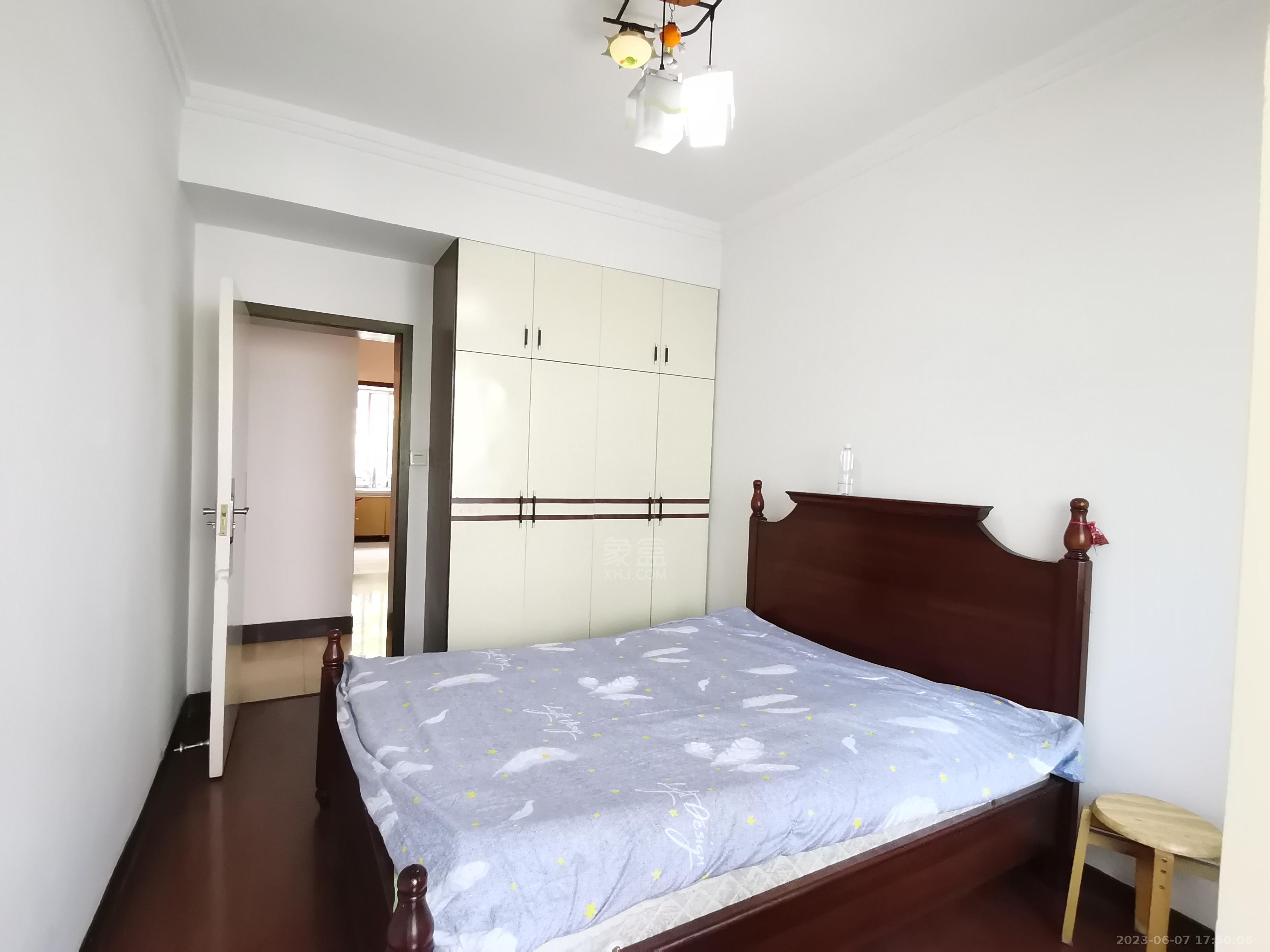 益民小区 4室2厅2卫 1300.0元/月 益民小区 4室2厅2卫 1300.0元/月室内图