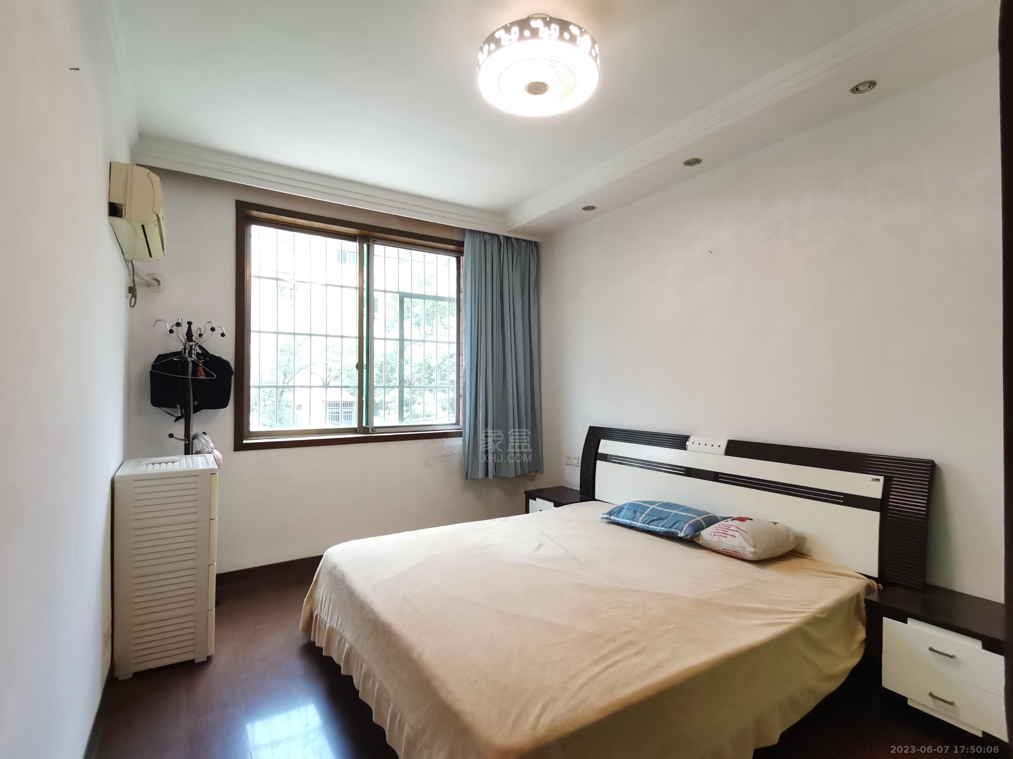 益民小区 4室2厅2卫 1300.0元/月 益民小区 4室2厅2卫 1300.0元/月室内图