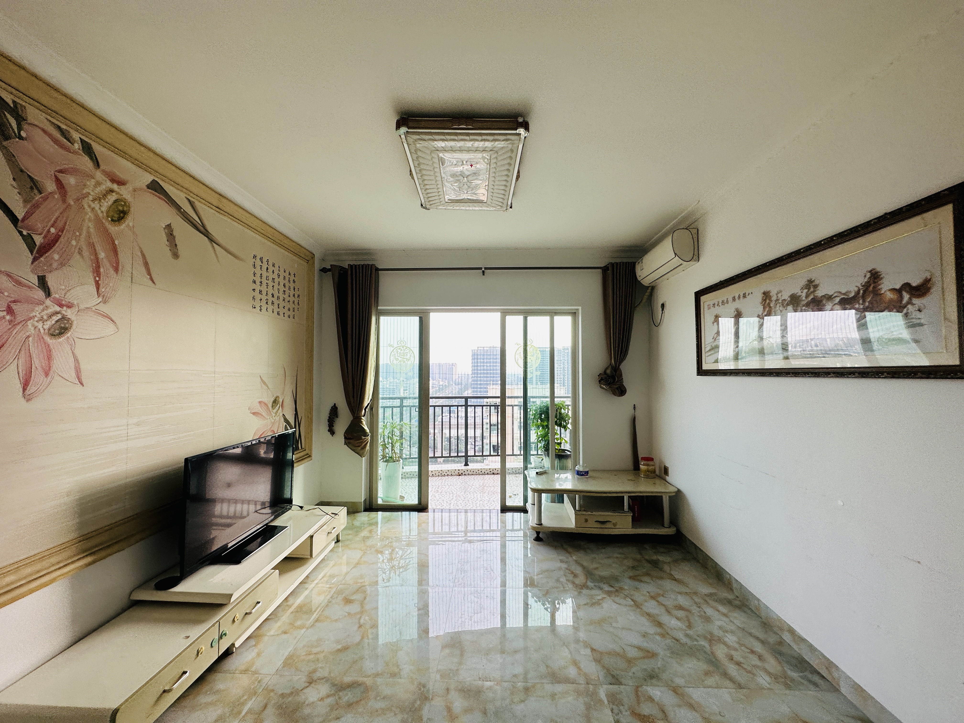 展兴高新花园 2室2厅1卫 99.0万 展兴高新花园 2室2厅1卫 99.0万客厅