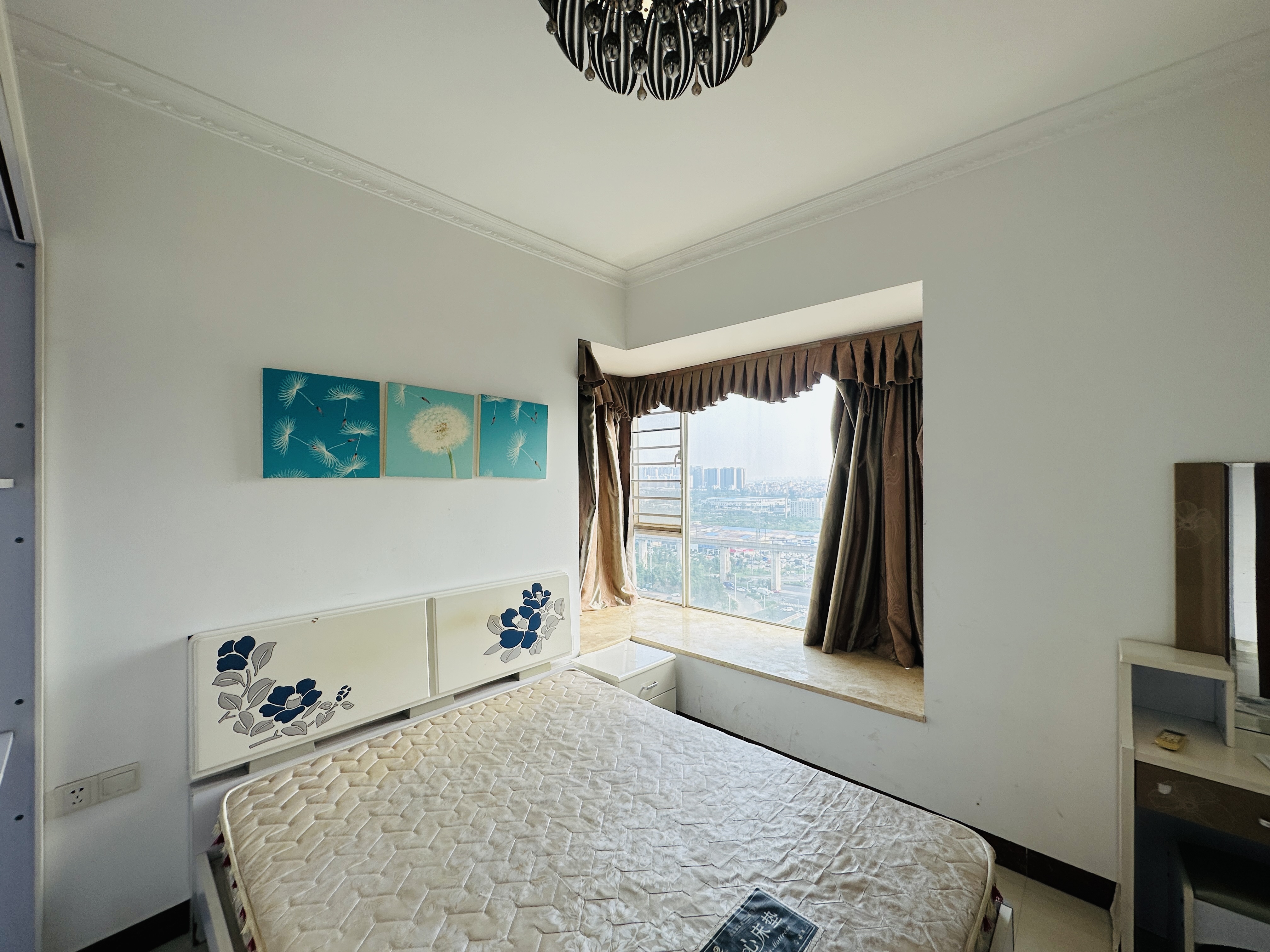 展兴高新花园 2室2厅1卫 99.0万 展兴高新花园 2室2厅1卫 99.0万卧室