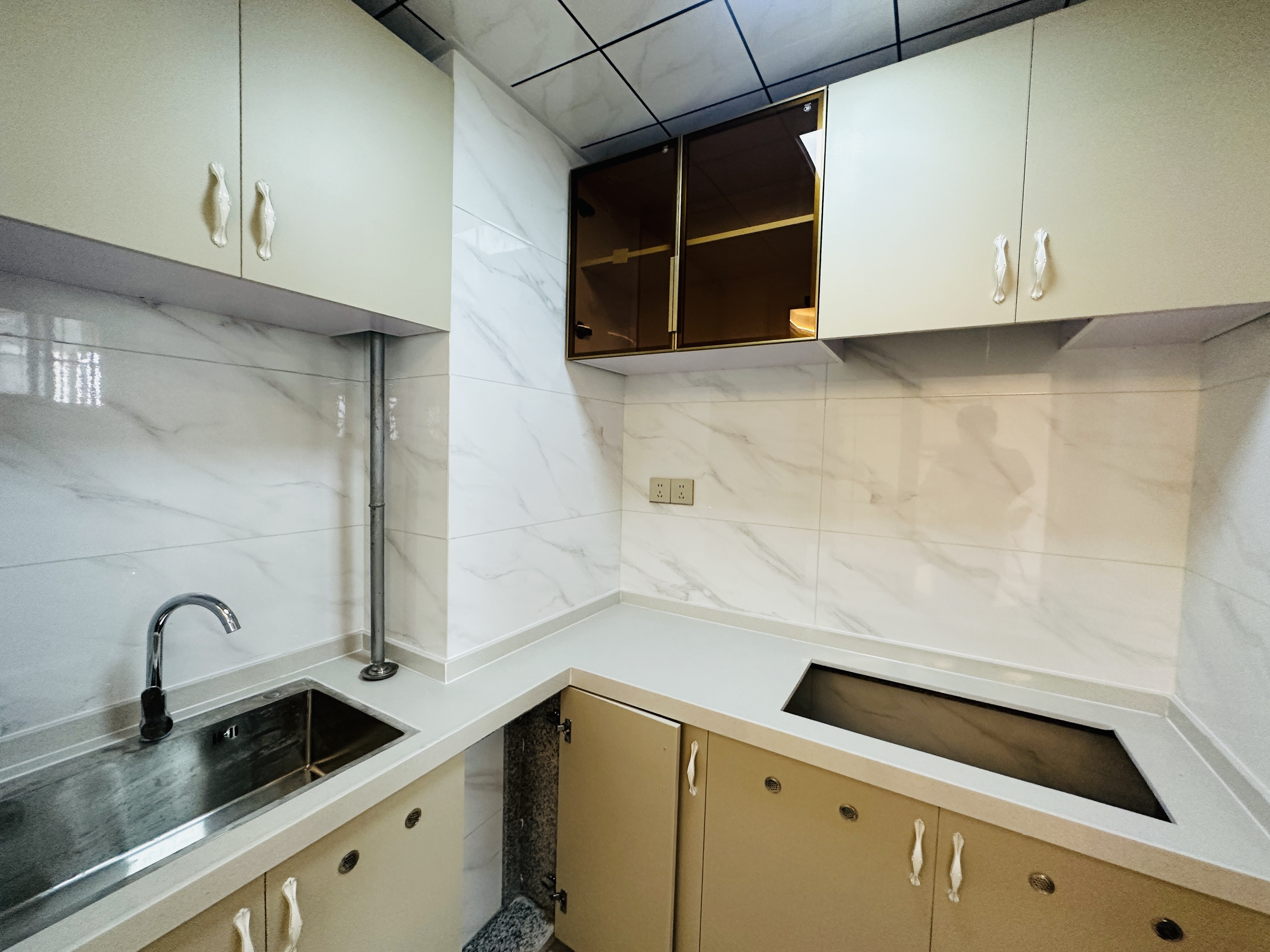 秀山观海苑 1室1厅1卫 45.0万 秀山观海苑 1室1厅1卫 45.0万厨房