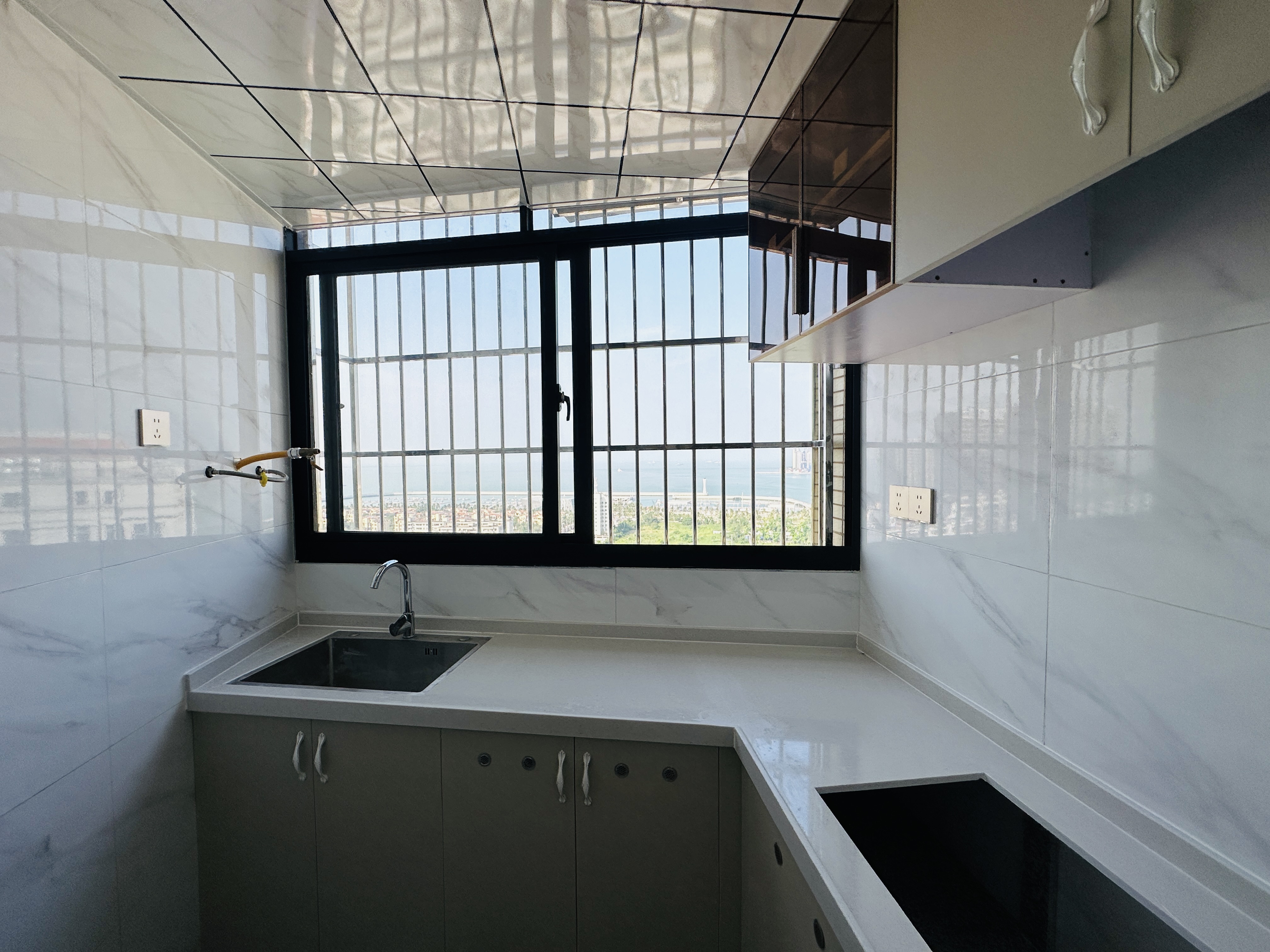 秀山观海苑 2室1厅1卫 83.0万 秀山观海苑 2室1厅1卫 83.0万厨房