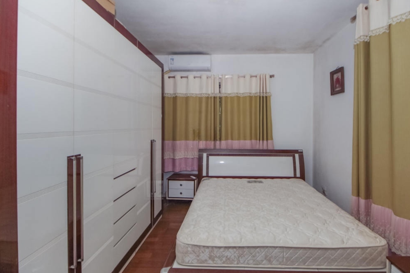 阳光100一期、四五期 4室2厅2卫 2600.0元/月 阳光100一期、四五期 4室2厅2卫 2600.0元/月室内图