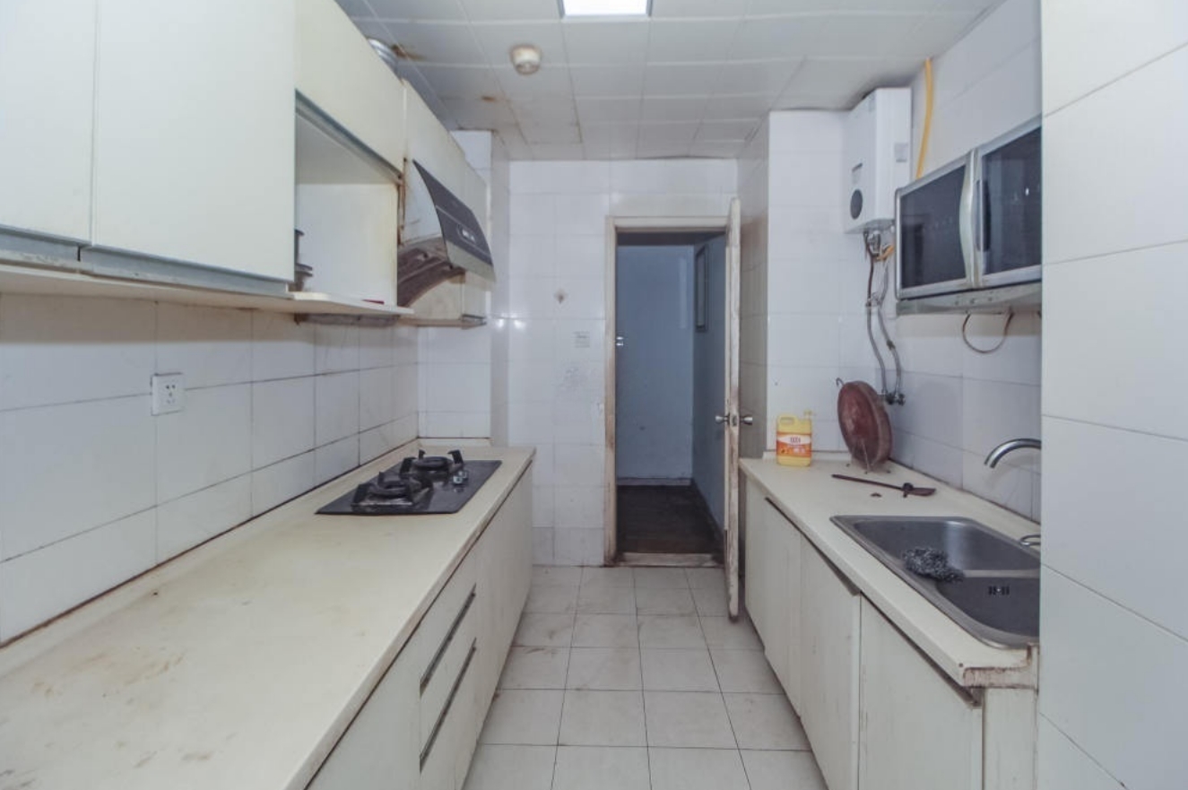 阳光100一期、四五期 4室2厅2卫 2600.0元/月 阳光100一期、四五期 4室2厅2卫 2600.0元/月室内图