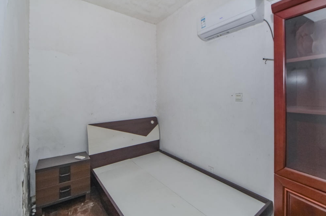 阳光100一期、四五期 4室2厅2卫 2600.0元/月 阳光100一期、四五期 4室2厅2卫 2600.0元/月室内图