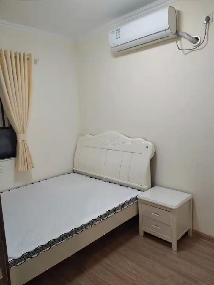 碧桂园公园壹号(凯怡茗苑) 3室2厅1卫 1600.0元/月 碧桂园公园壹号(凯怡茗苑) 3室2厅1卫 1600.0元/月室内图