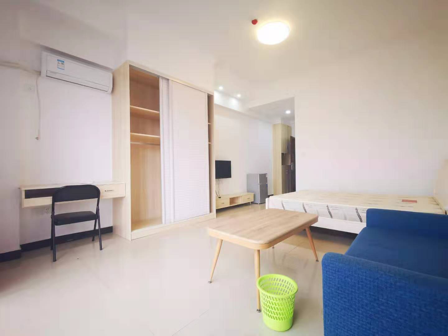 荣盛花语馨苑  1室1厅1卫    1500.0元/月 荣盛花语馨苑  1室1厅1卫    1500.0元/月室内图1