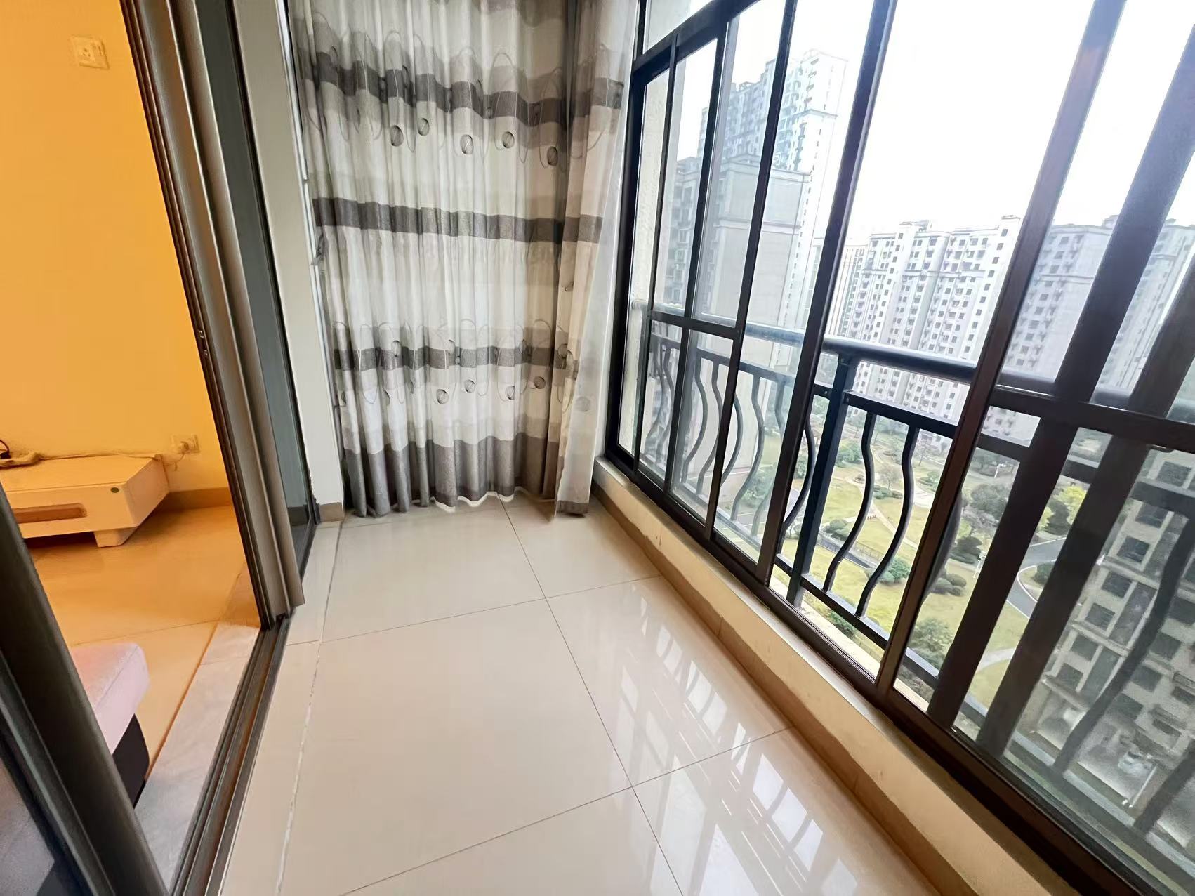 碧桂园 3室2厅1卫 1800.0元/月 碧桂园 3室2厅1卫 1800.0元/月室内图