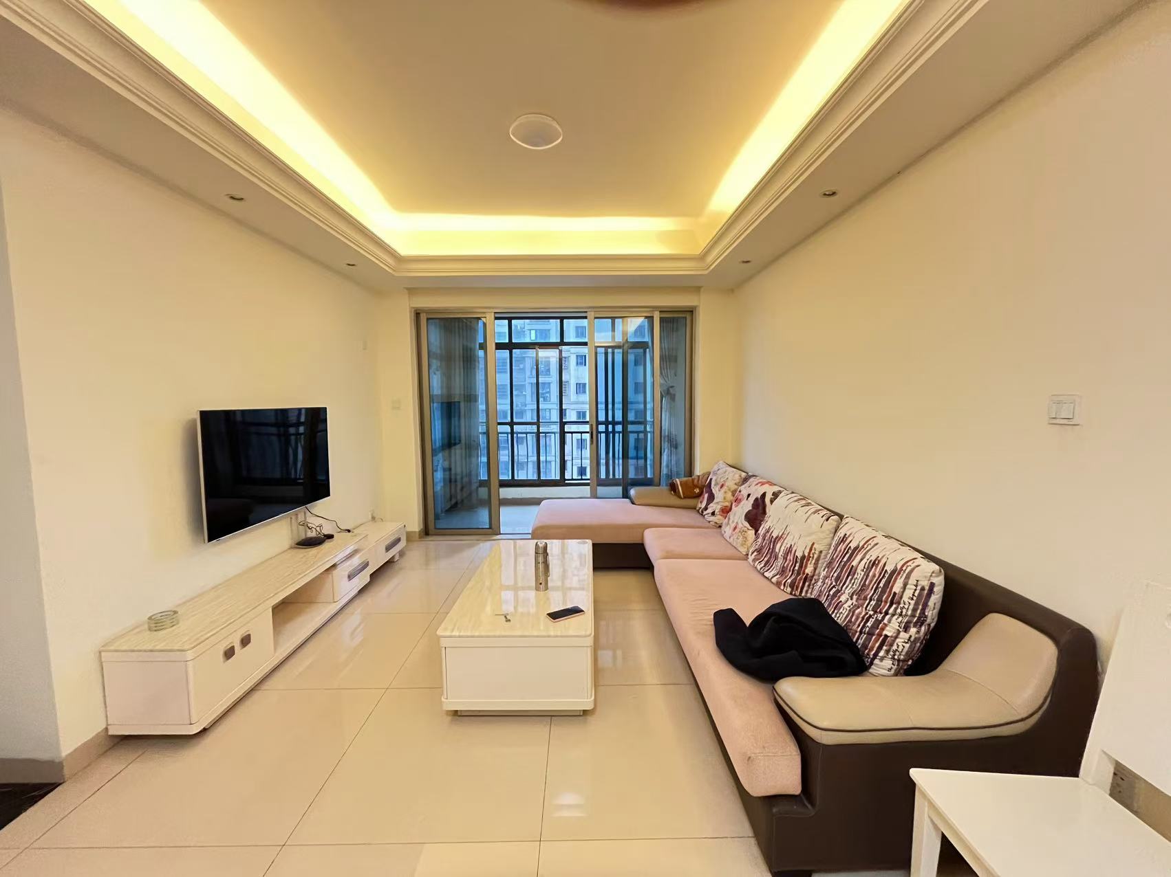 碧桂园 3室2厅1卫 1800.0元/月 碧桂园 3室2厅1卫 1800.0元/月室内图