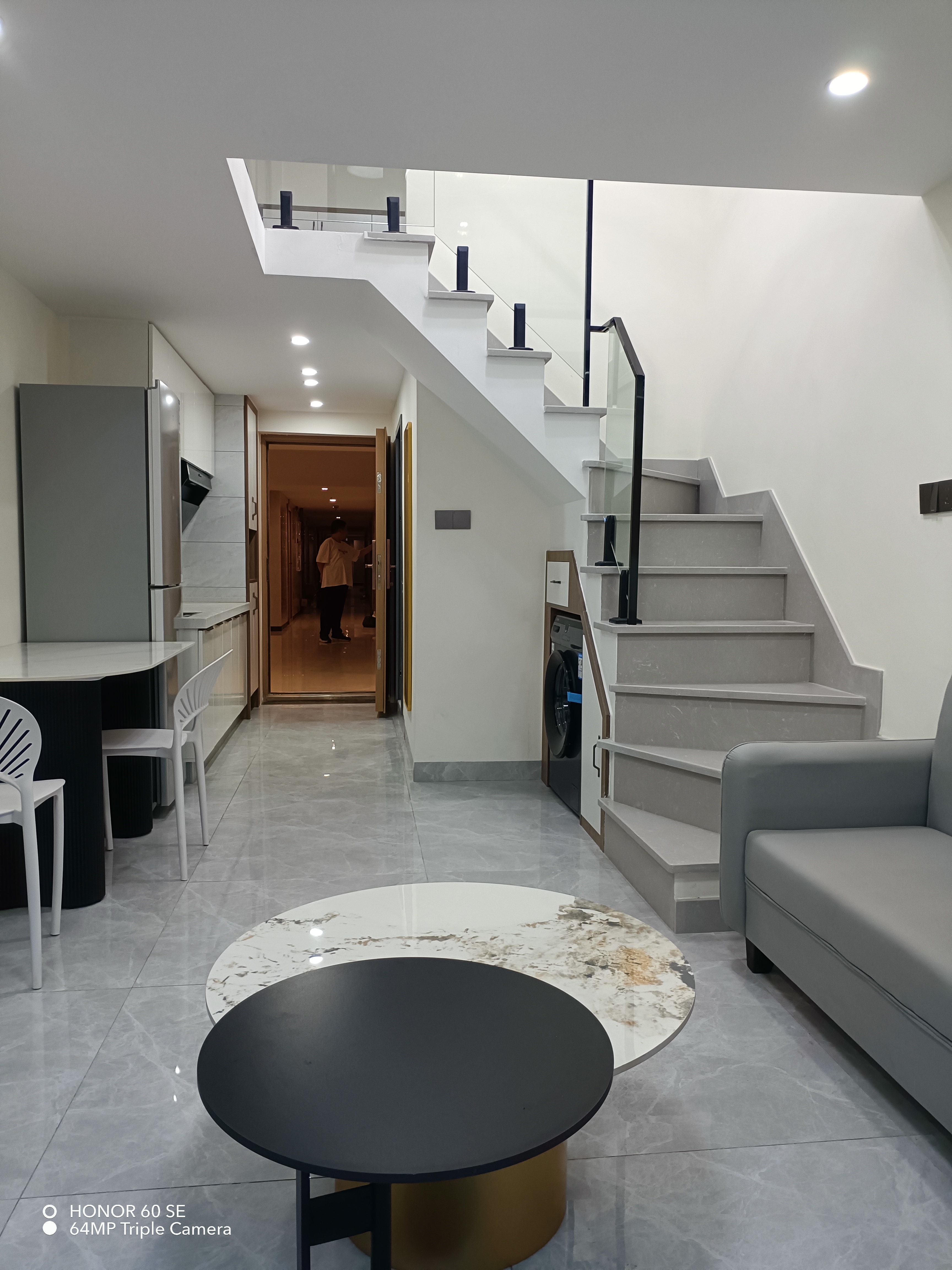 卓越江岸  2室1厅1卫    2200.0元/月 卓越江岸  2室1厅1卫    2200.0元/月