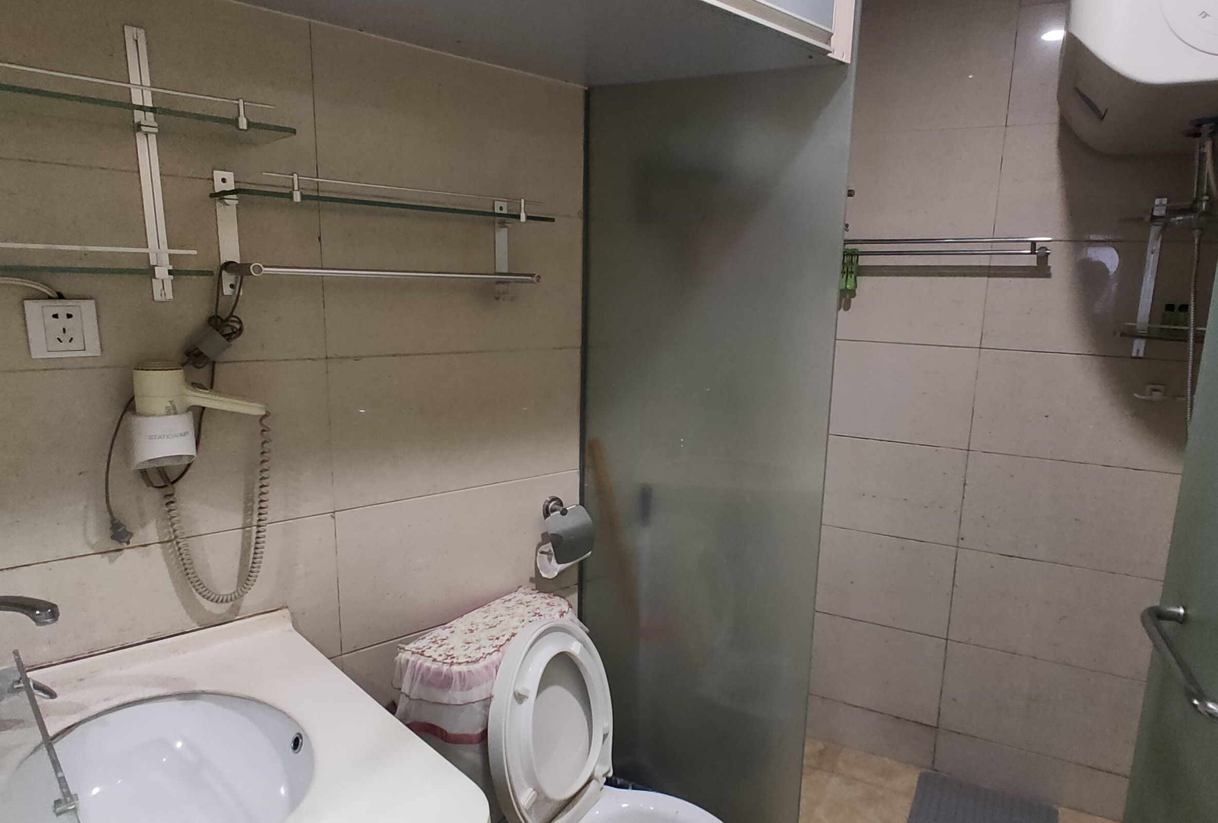 铂宫  1室1厅1卫   2200.00元/月室内图