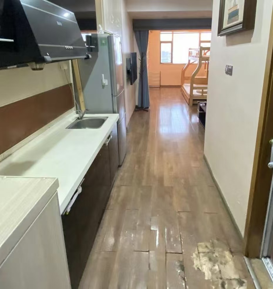 昊天大厦  1室1厅1卫    1800.0元/月室内图