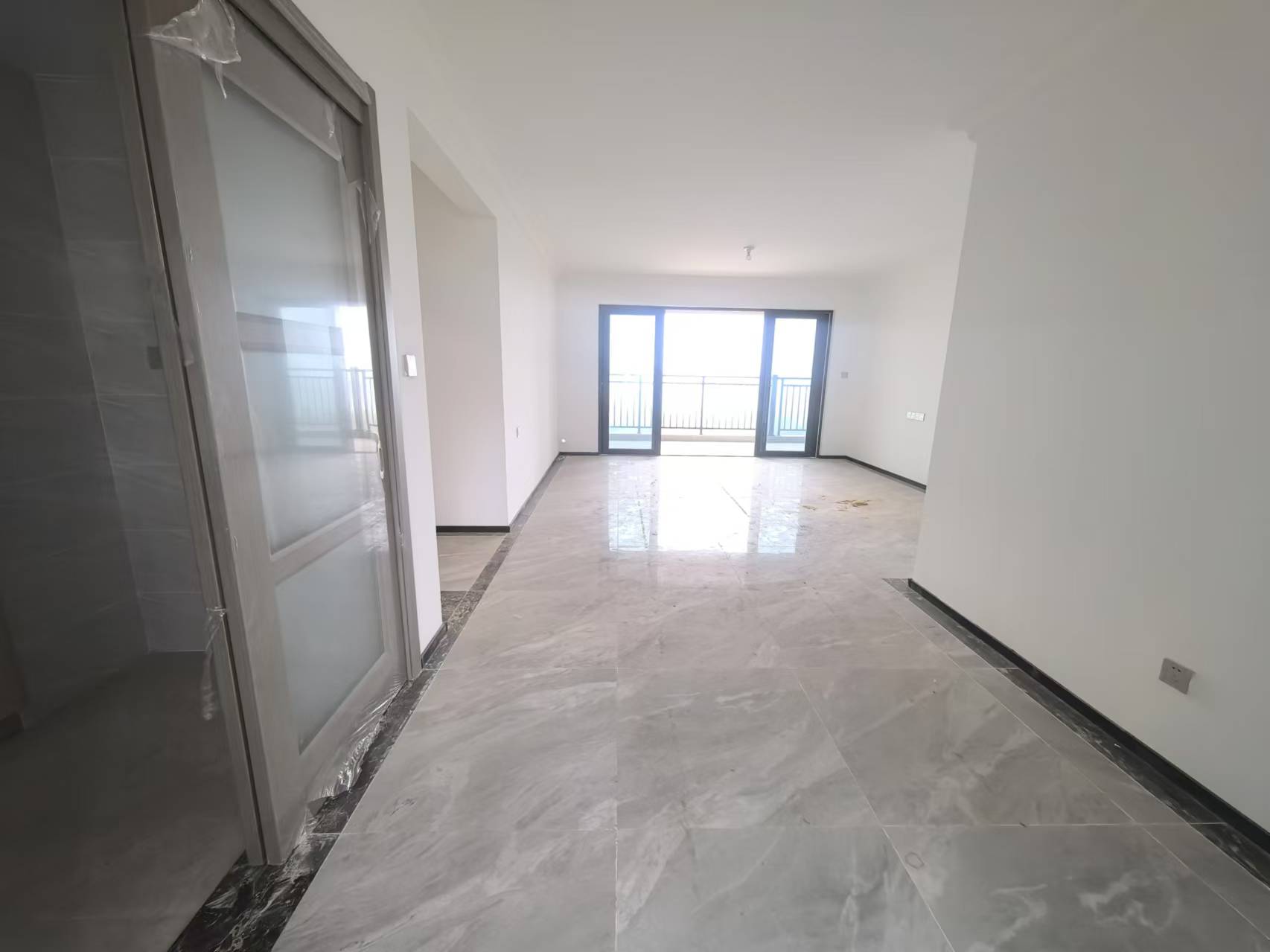 碧桂园华府(碧桂园五期)  4室2厅2卫    76.8万 碧桂园华府(碧桂园五期)  4室2厅2卫    76.8万室内图