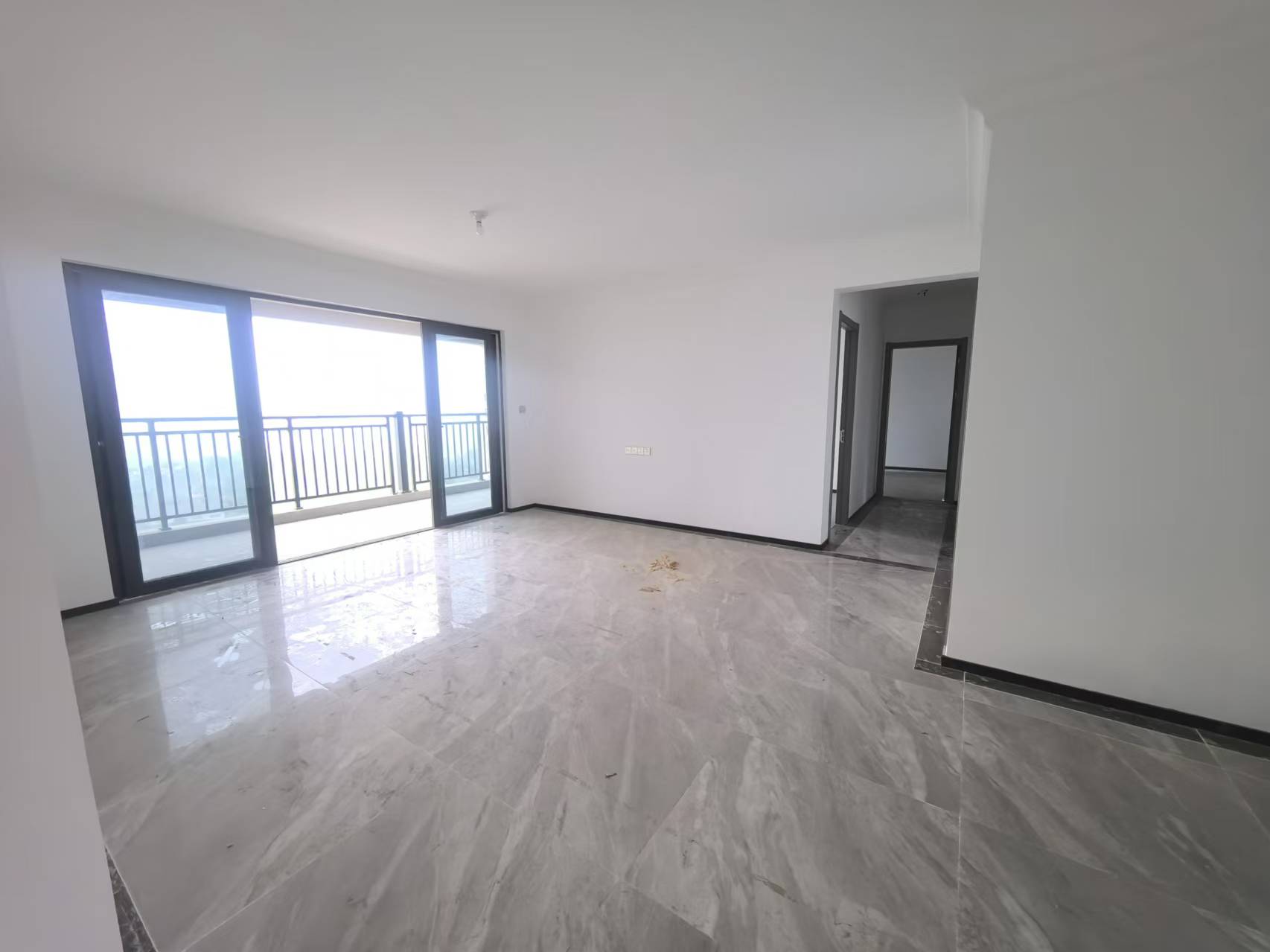 碧桂园华府(碧桂园五期)  4室2厅2卫    76.8万 碧桂园华府(碧桂园五期)  4室2厅2卫    76.8万室内图