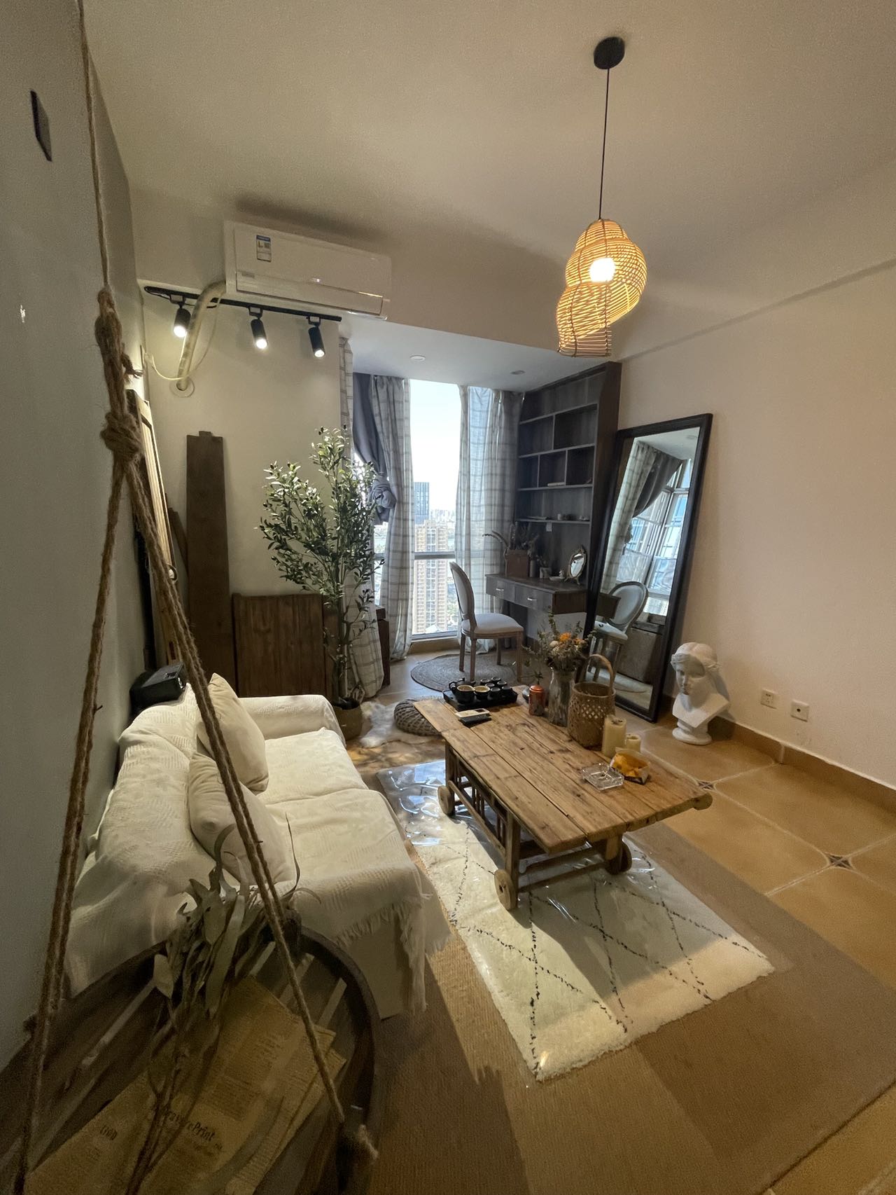 英尚国际  1室1厅1卫    2480.0元/月 英尚国际  1室1厅1卫    2480.0元/月室内图