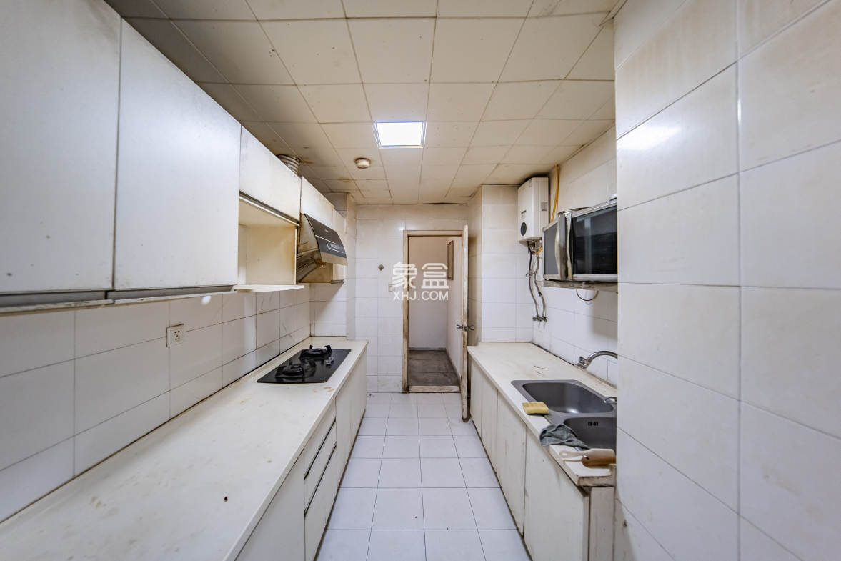 阳光100一期、四五期 4室2厅2卫 102.0万 阳光100一期、四五期 4室2厅2卫 102.0万厨房