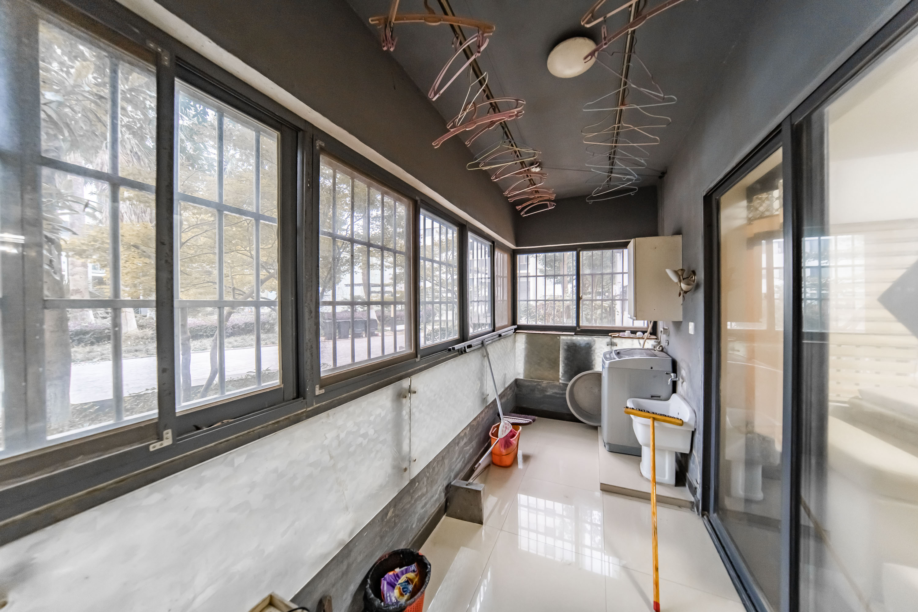 阳光100一期、四五期 4室2厅2卫 102.0万 阳光100一期、四五期 4室2厅2卫 102.0万阳台