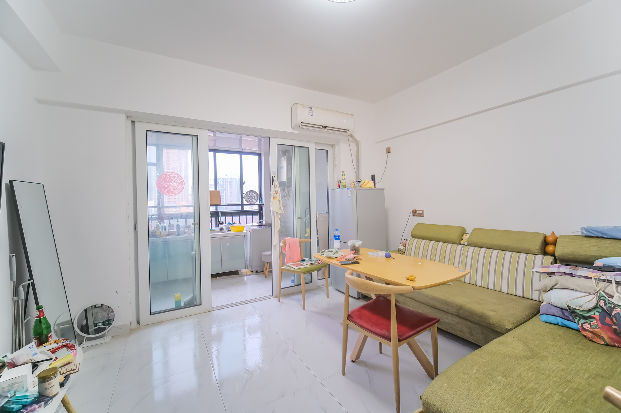 山水湾  1室1厅1卫    27.5万 山水湾  1室1厅1卫    27.5万客厅