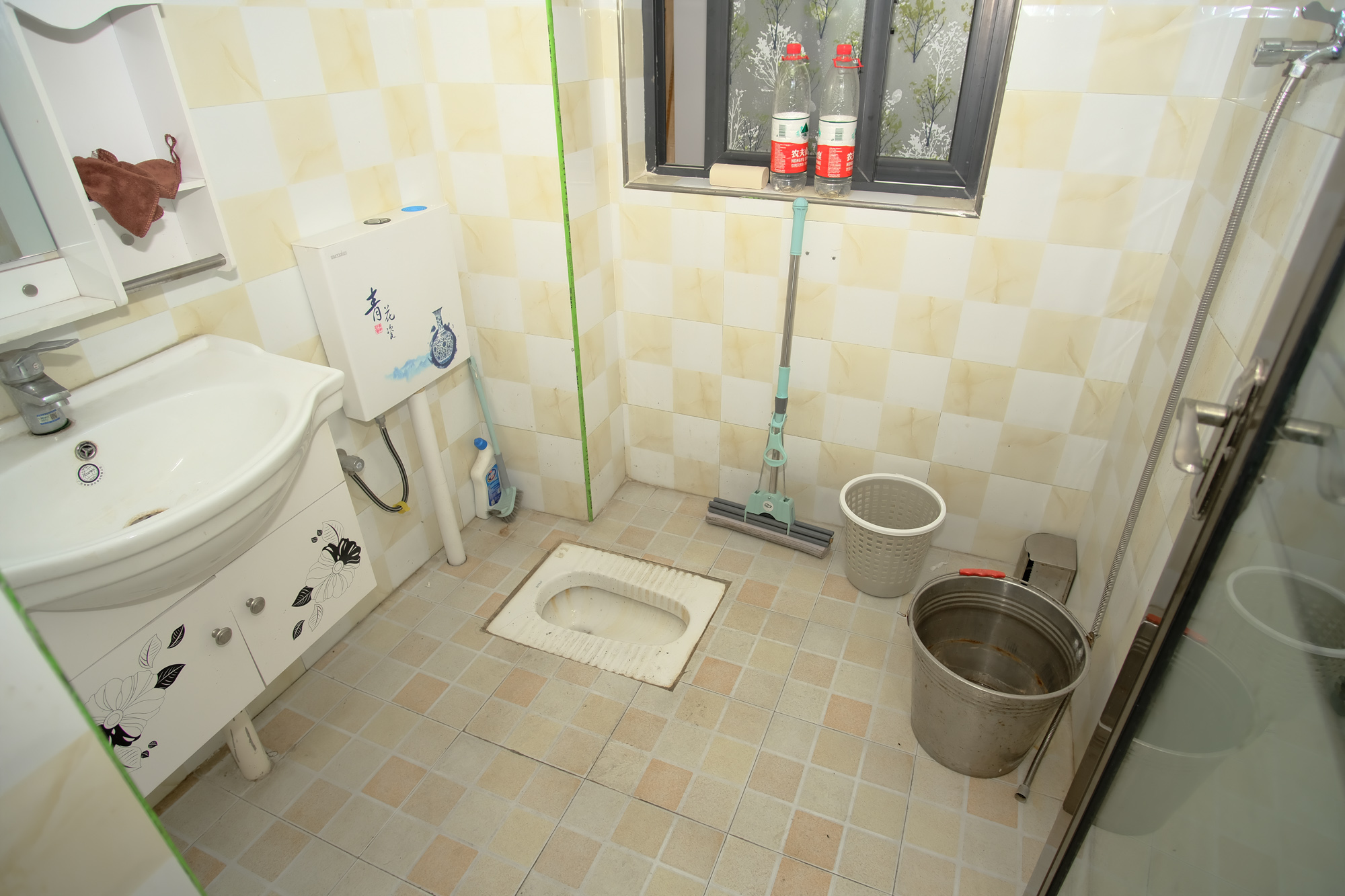 红树湾 3室2厅2卫 65.0万 红树湾 3室2厅2卫 65.0万卫生间