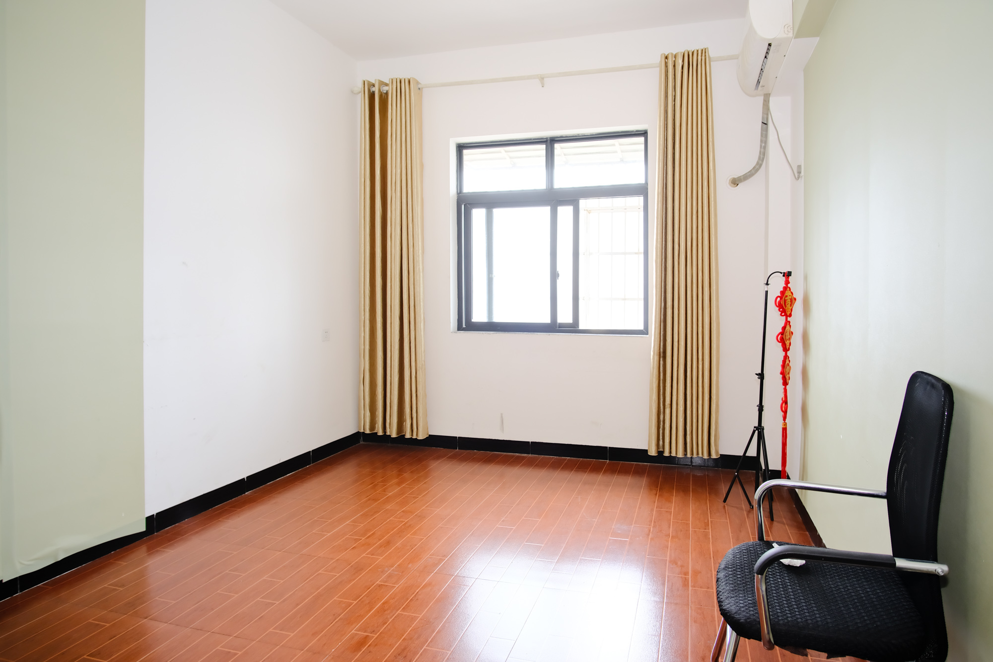 红树湾 3室2厅2卫 65.0万 红树湾 3室2厅2卫 65.0万卧室