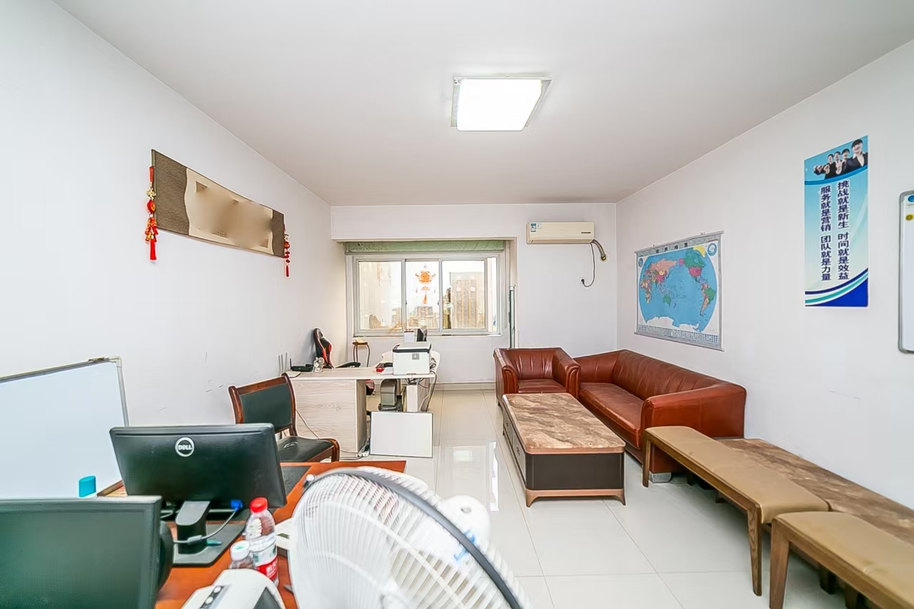 巧克力空间(建鸿达现代大厦) 1室1厅1卫 1400.0元/月 巧克力空间(建鸿达现代大厦) 1室1厅1卫 1400.0元/月室内图