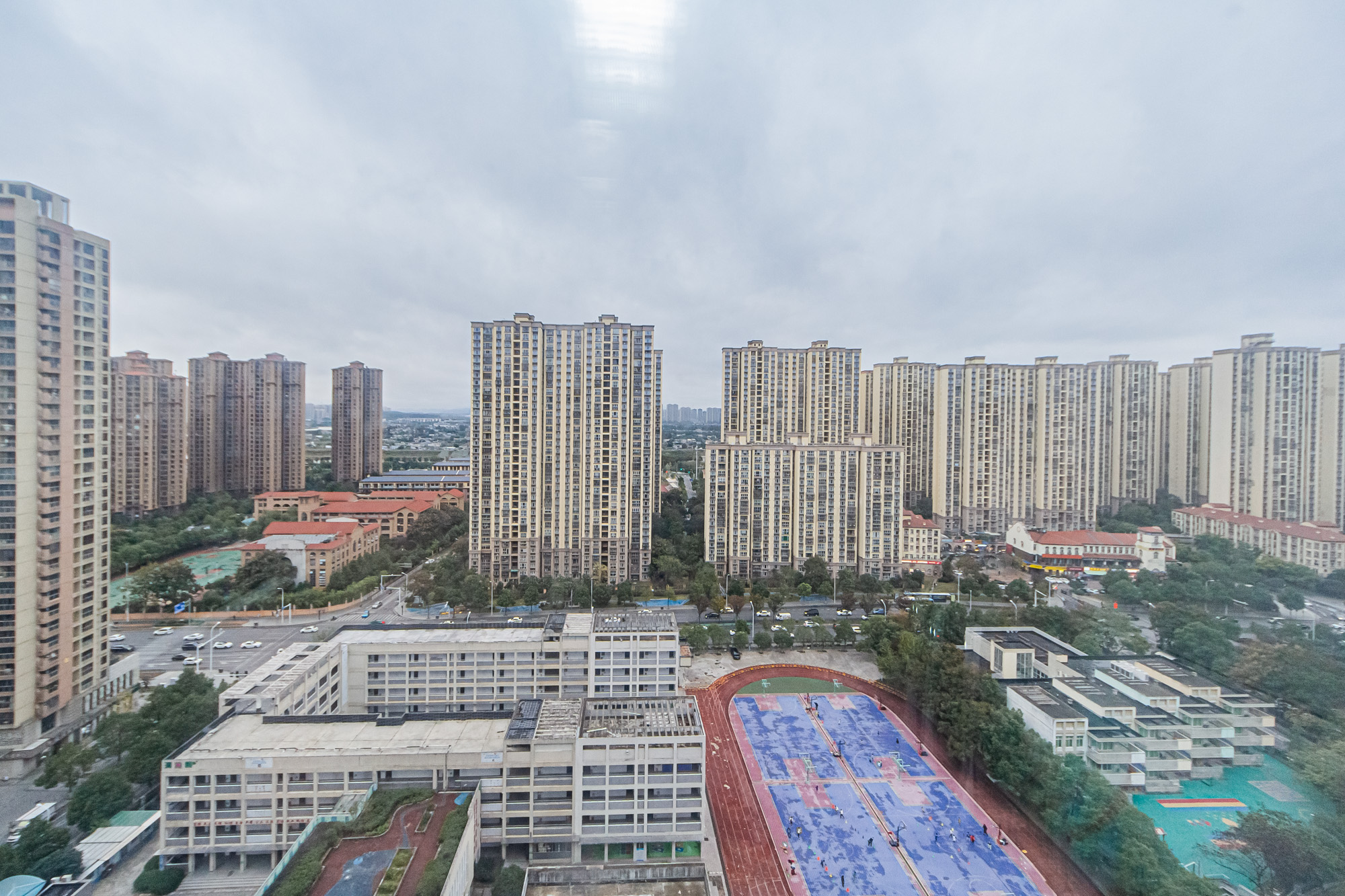 万国城（当代满庭春MOMA）二期  1室2厅2卫   220.00万其他