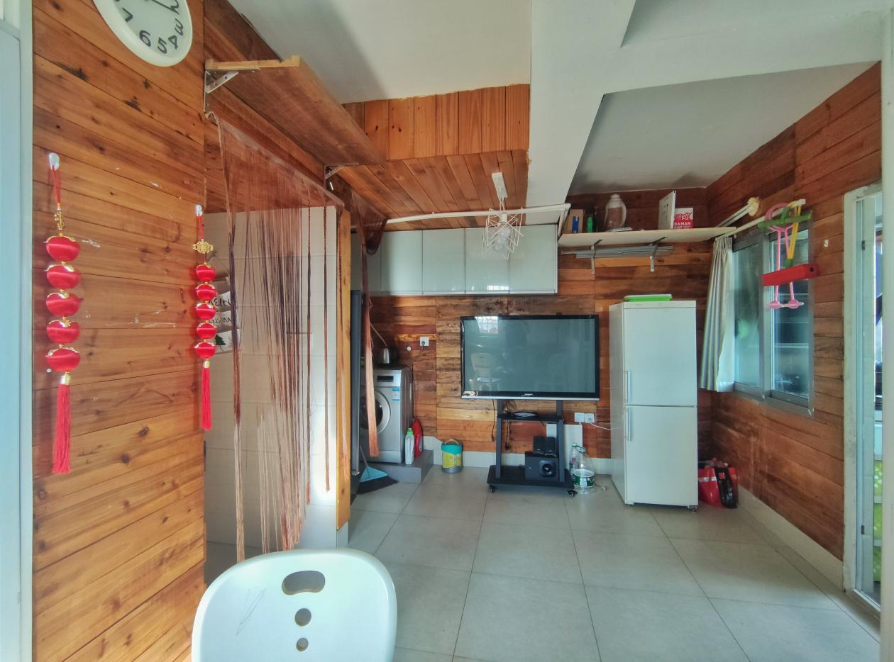 山水庭院  2室2厅1卫    1600.0元/月 山水庭院  2室2厅1卫    1600.0元/月